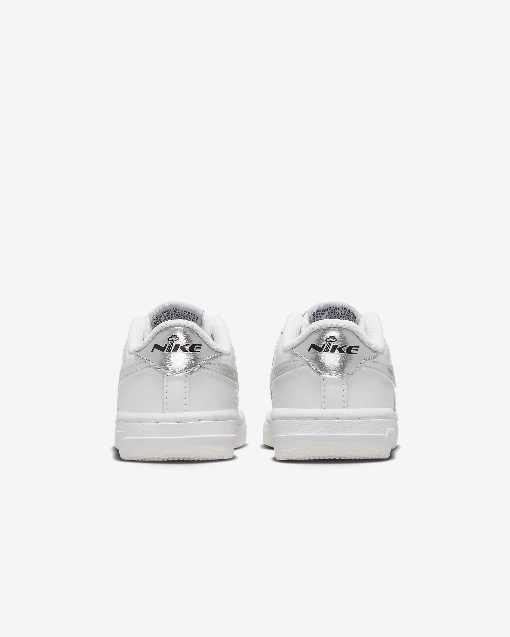 nike sneakers white colour