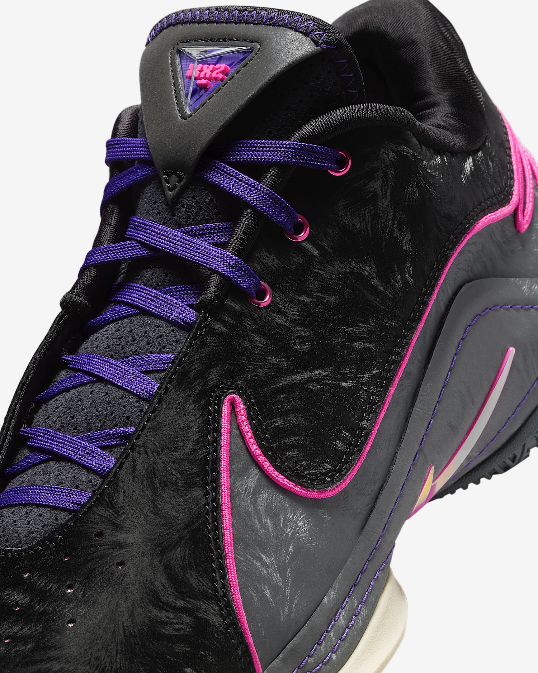 LeBron XXII "Tunnel Vision" EP Basketball Shoes - Black/Dark Grey/Field Purple/Laser Fuchsia