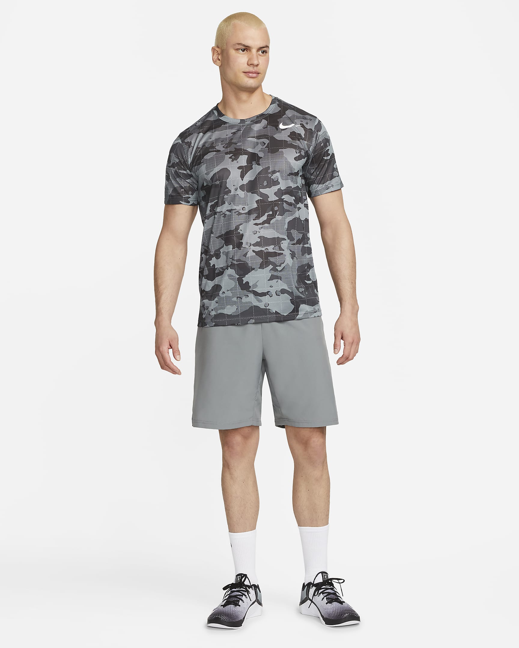 Nike Dri-FIT Legend Men's Camo Training T-Shirt. Nike NZ