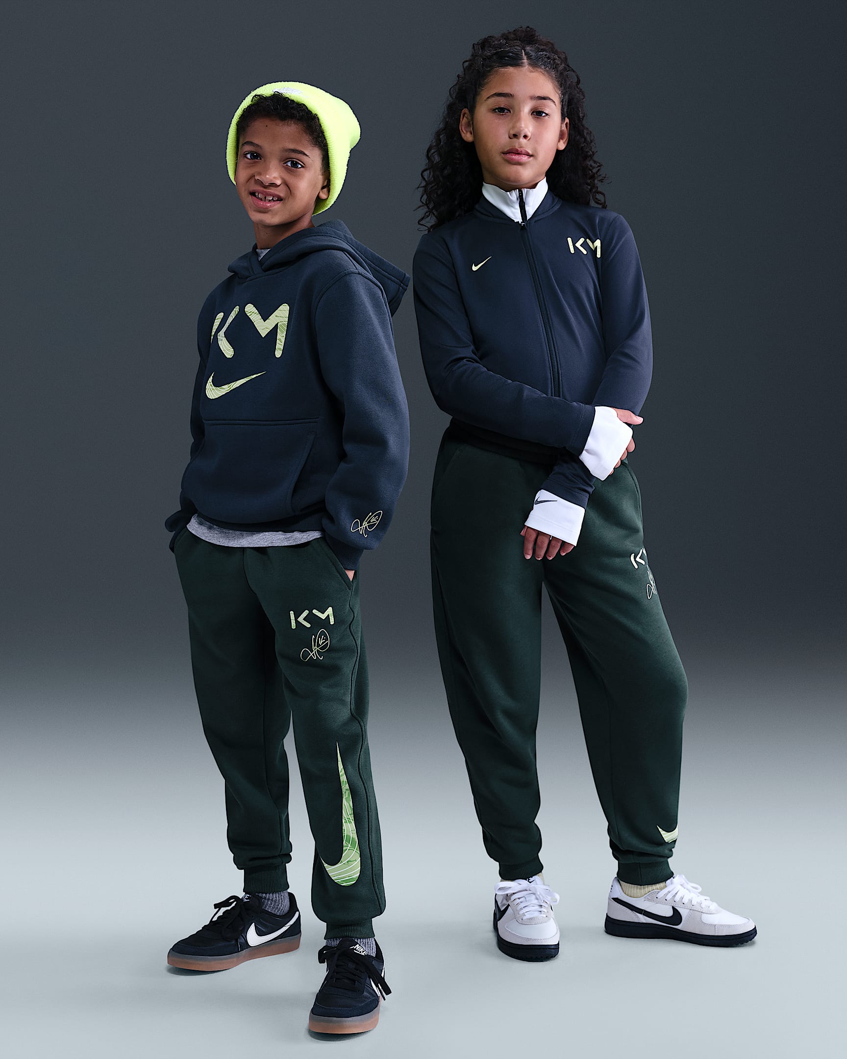 Kylian Mbappé Club Fleece Older Kids' Nike Football Joggers - Seaweed/Limelight/Vivid Green