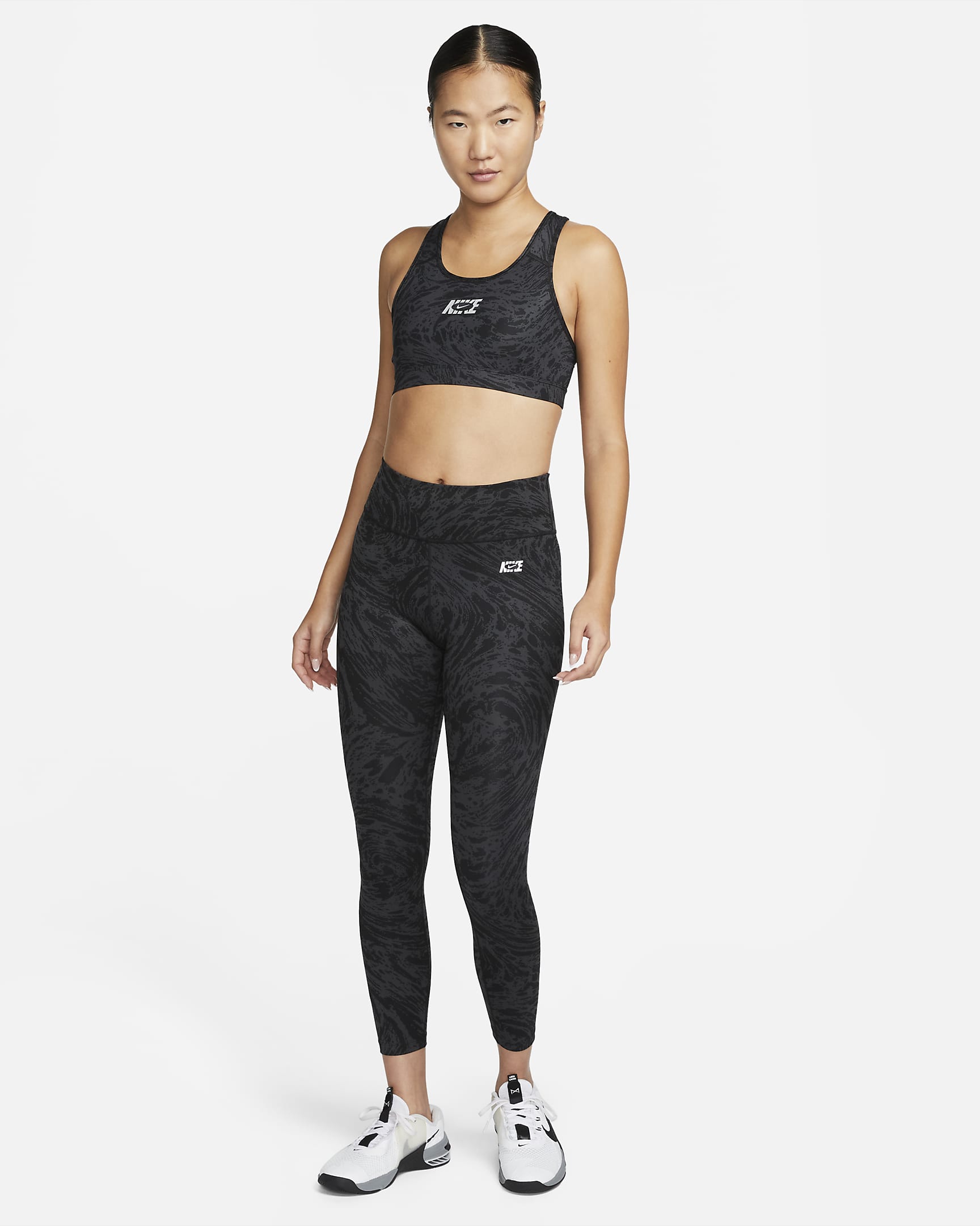 Nike Swoosh Icon Clash Women's Medium-Support 1-Piece Pad Strappy ...