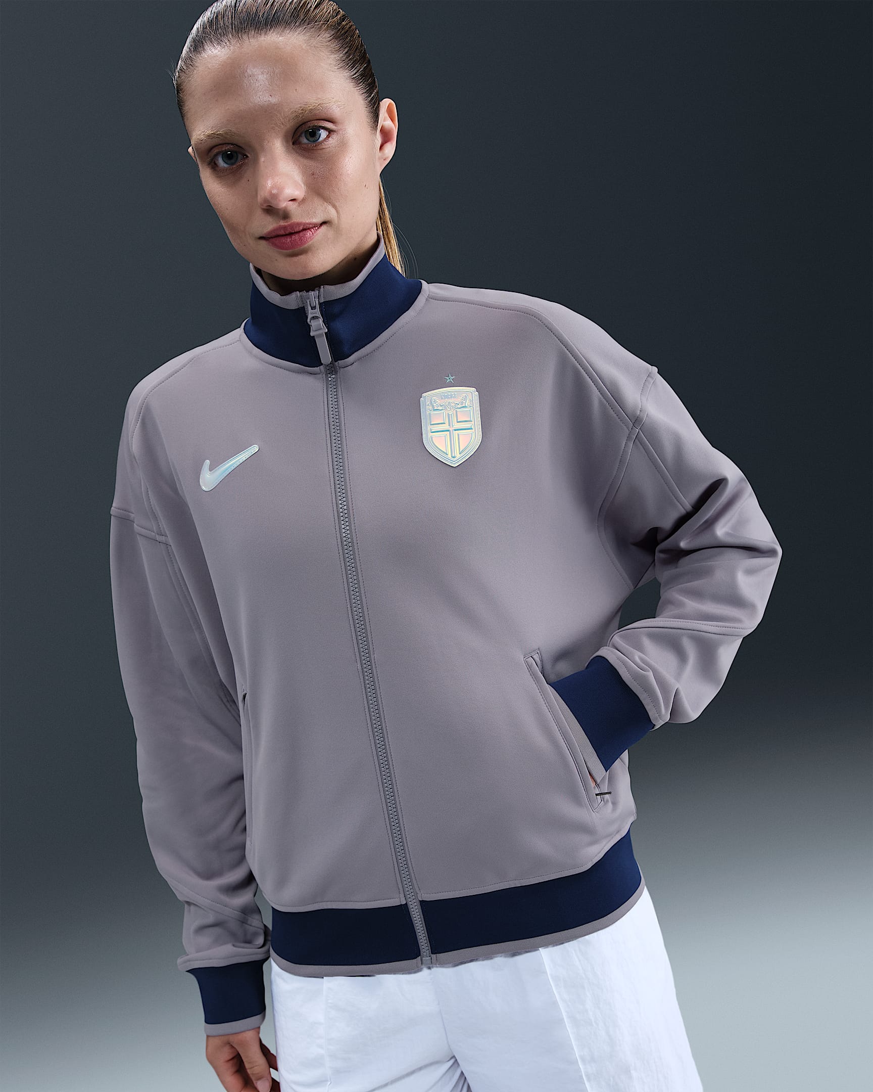 Dámská reprezentační fotbalová bunda Nike Dri-FIT Norsko Academy Pro - Violet Haze/Bílá