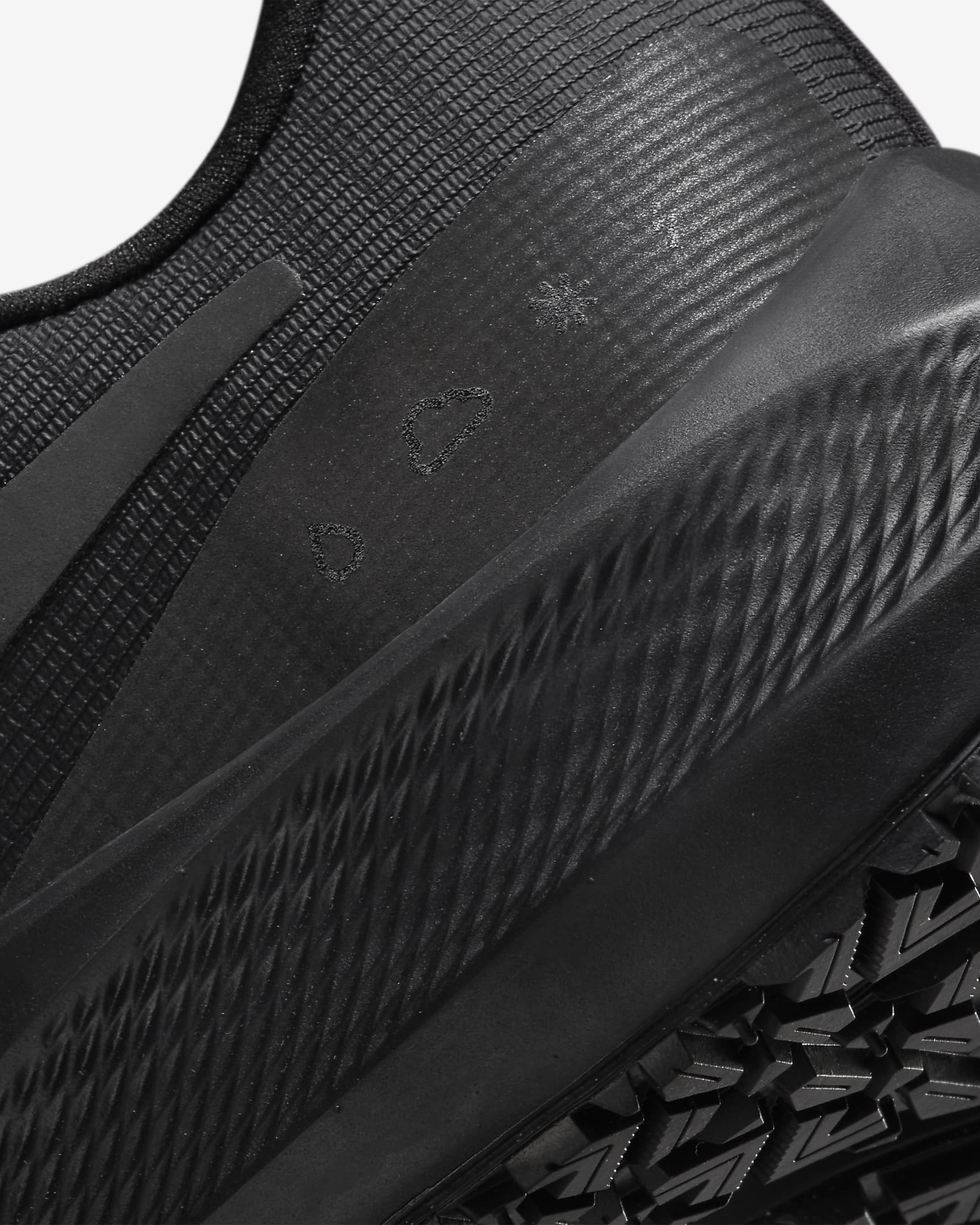 Nike Pegasus 39 Shield Men's Weatherised Road Running Shoes. Nike IE