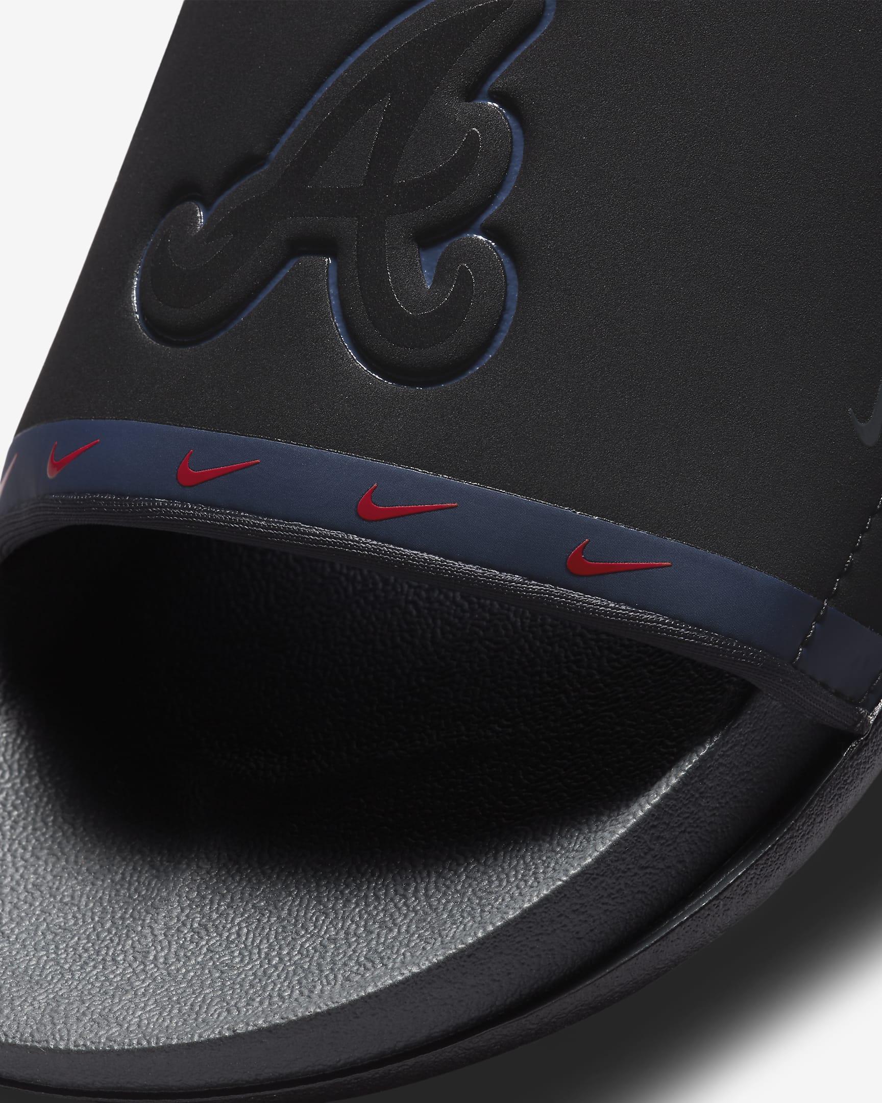 Nike Offcourt (MLB Atlanta Braves) Slide - Black/Midnight Navy/Sport Red/Anthracite