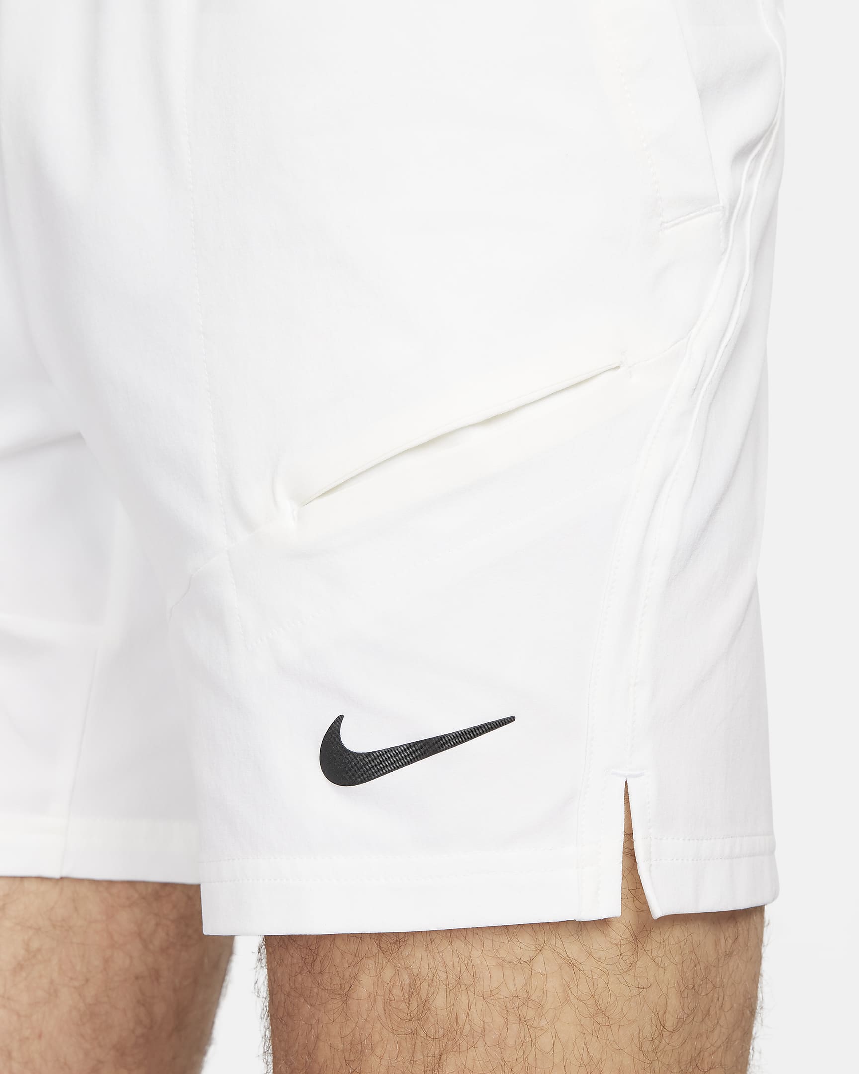 NikeCourt Advantage Dri-FIT tennisshorts voor heren (18 cm) - Wit/Wit/Zwart