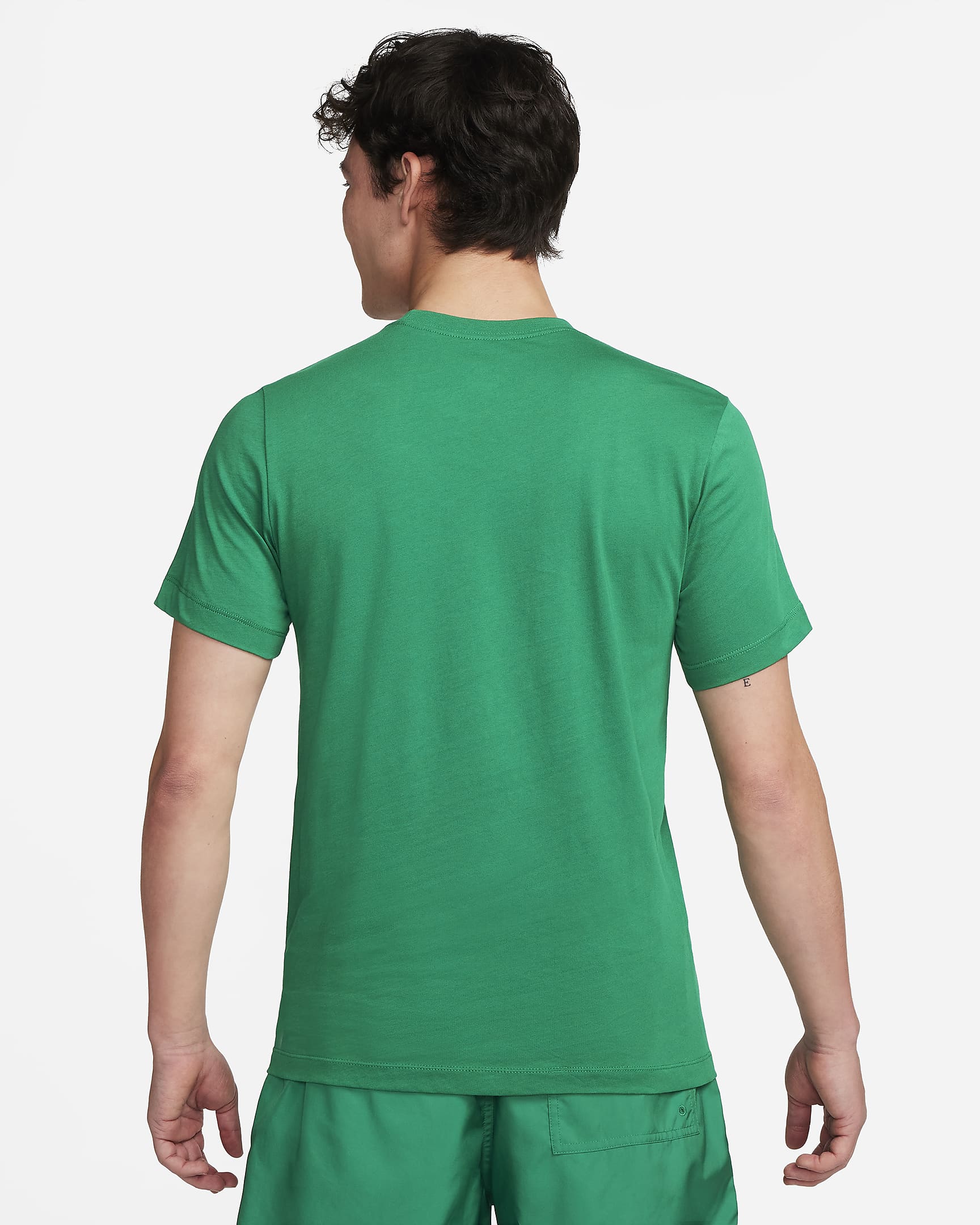 Nike Sportswear Club Herren-T-Shirt - Malachite