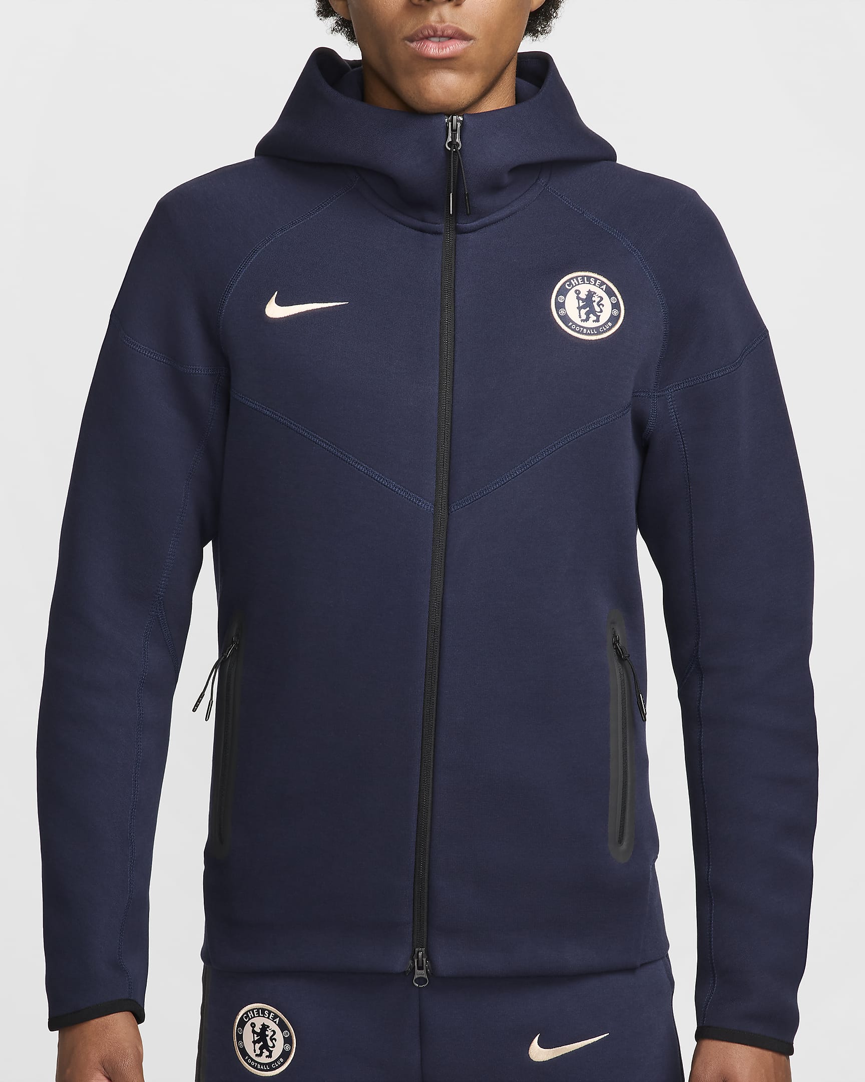 Hoodie de futebol com fecho completo Nike Tech Fleece Windrunner Chelsea F.C. para homem - Obsidian/Guava Ice