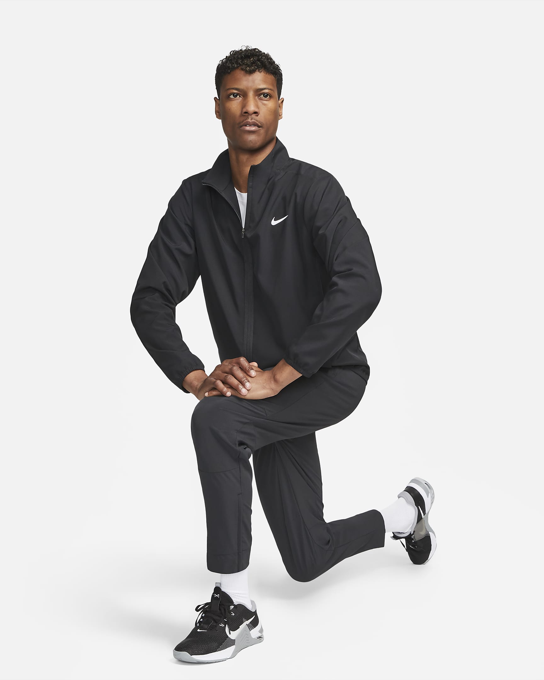 Chamarra versátil Dri-FIT para hombre Nike Form - Negro