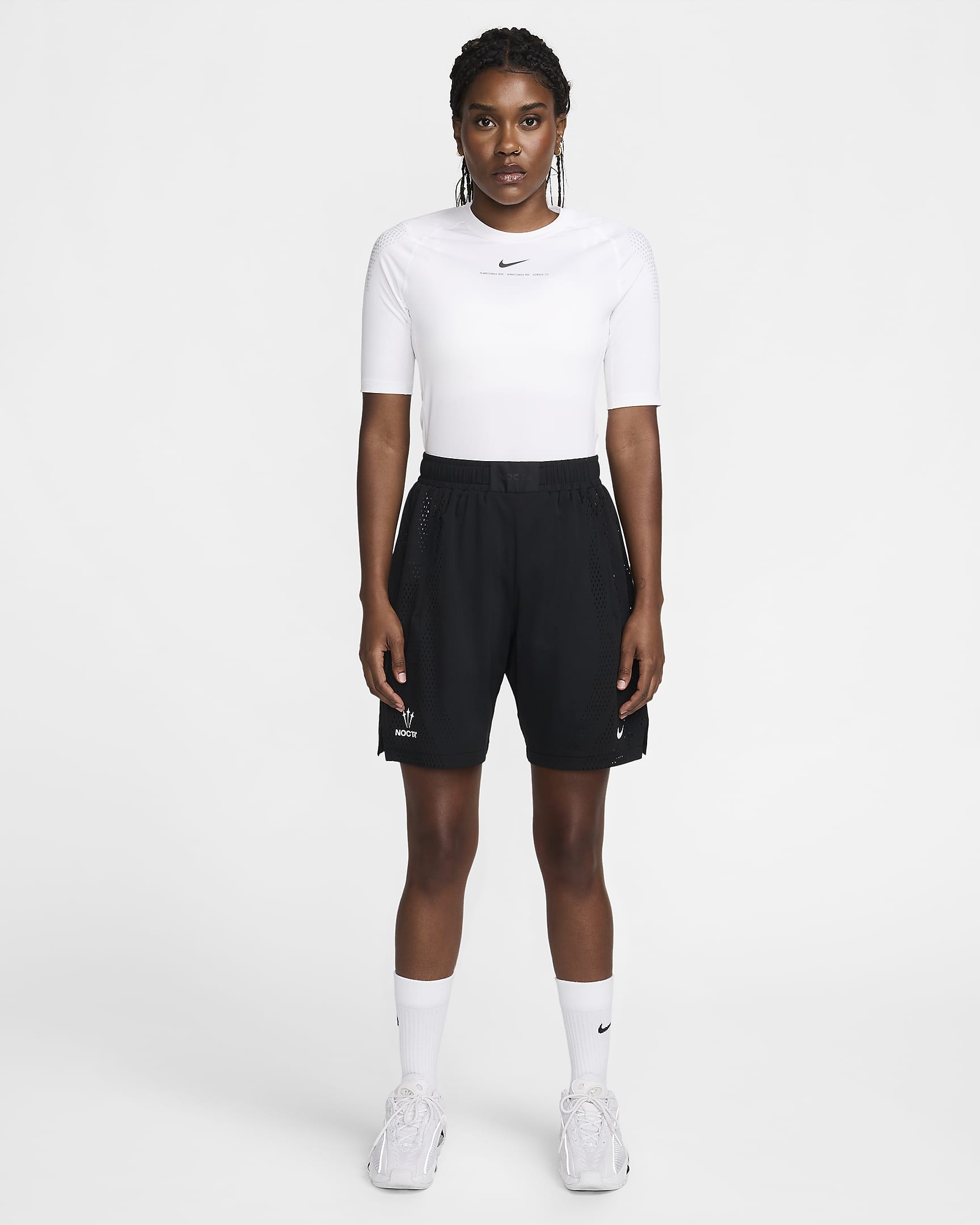 Haut de basketball première couche à manches courtes NOCTA pour Homme - Blanc/Noir