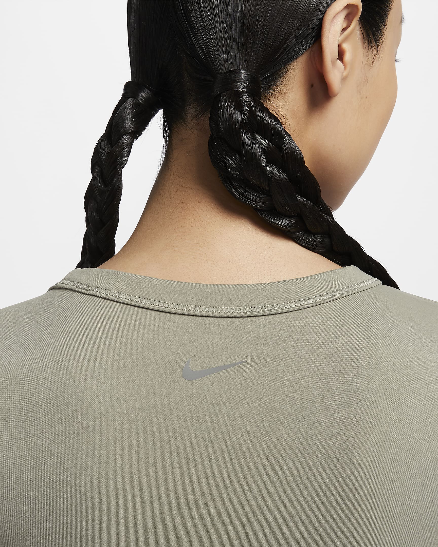 เสื้อเอวลอยแขนสั้นผู้หญิง Dri-FIT Nike One Fitted - Light Army/ดำ