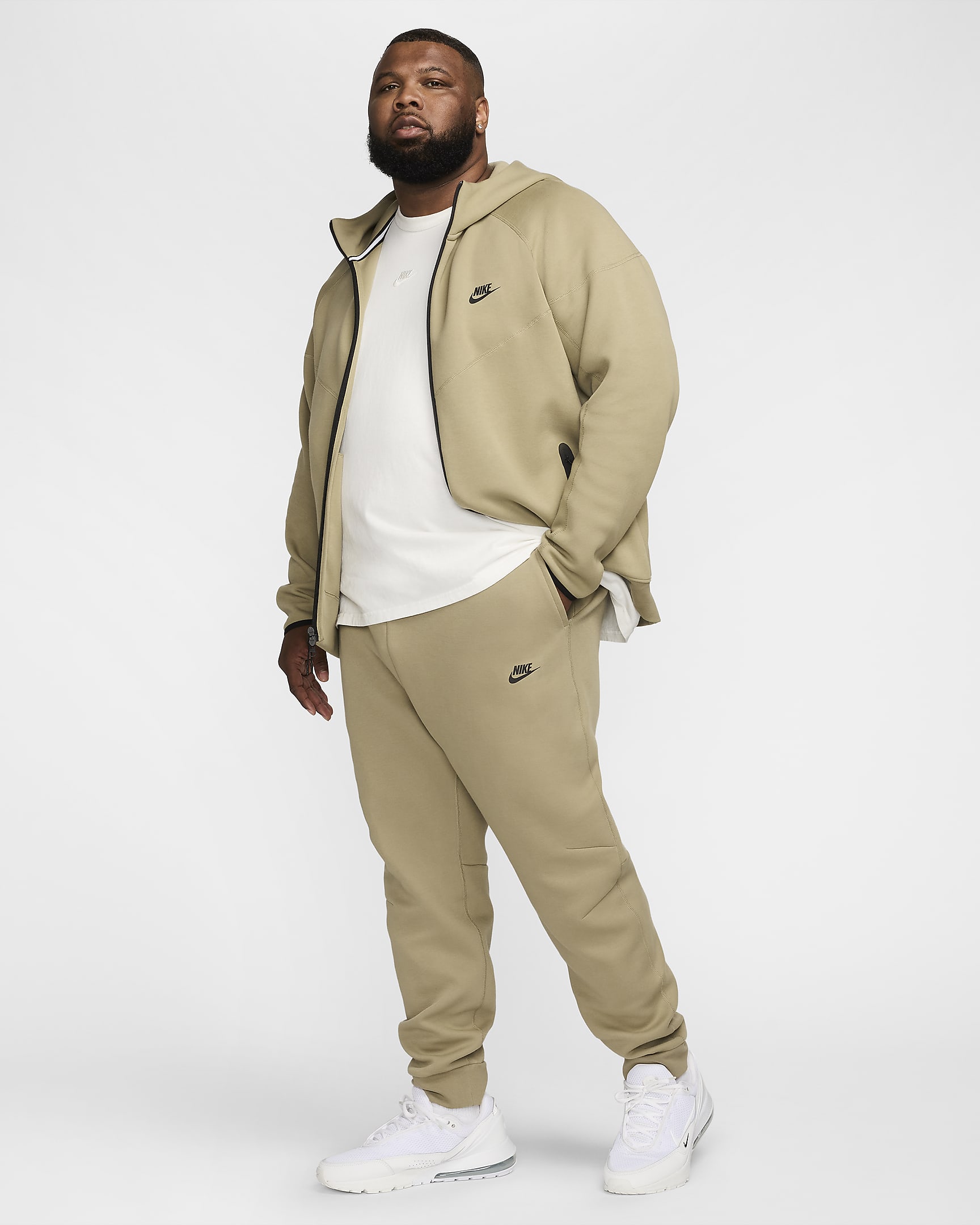 Joggingbyxor Nike Sportswear Tech Fleece för män - Neutral Olive/Svart