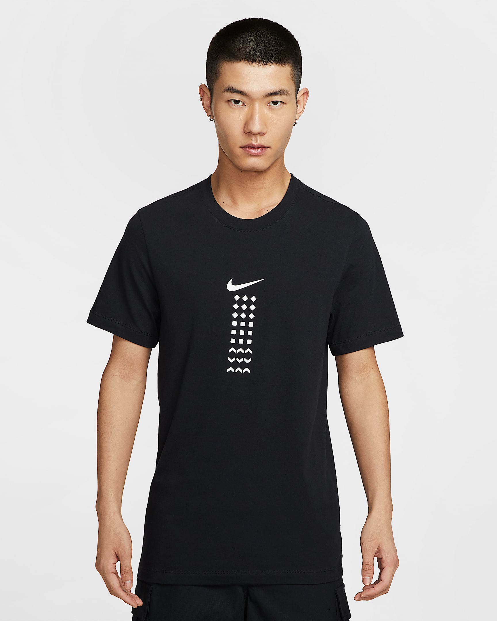 เสื้อยืดผู้ชาย Nike Sportswear - ดำ