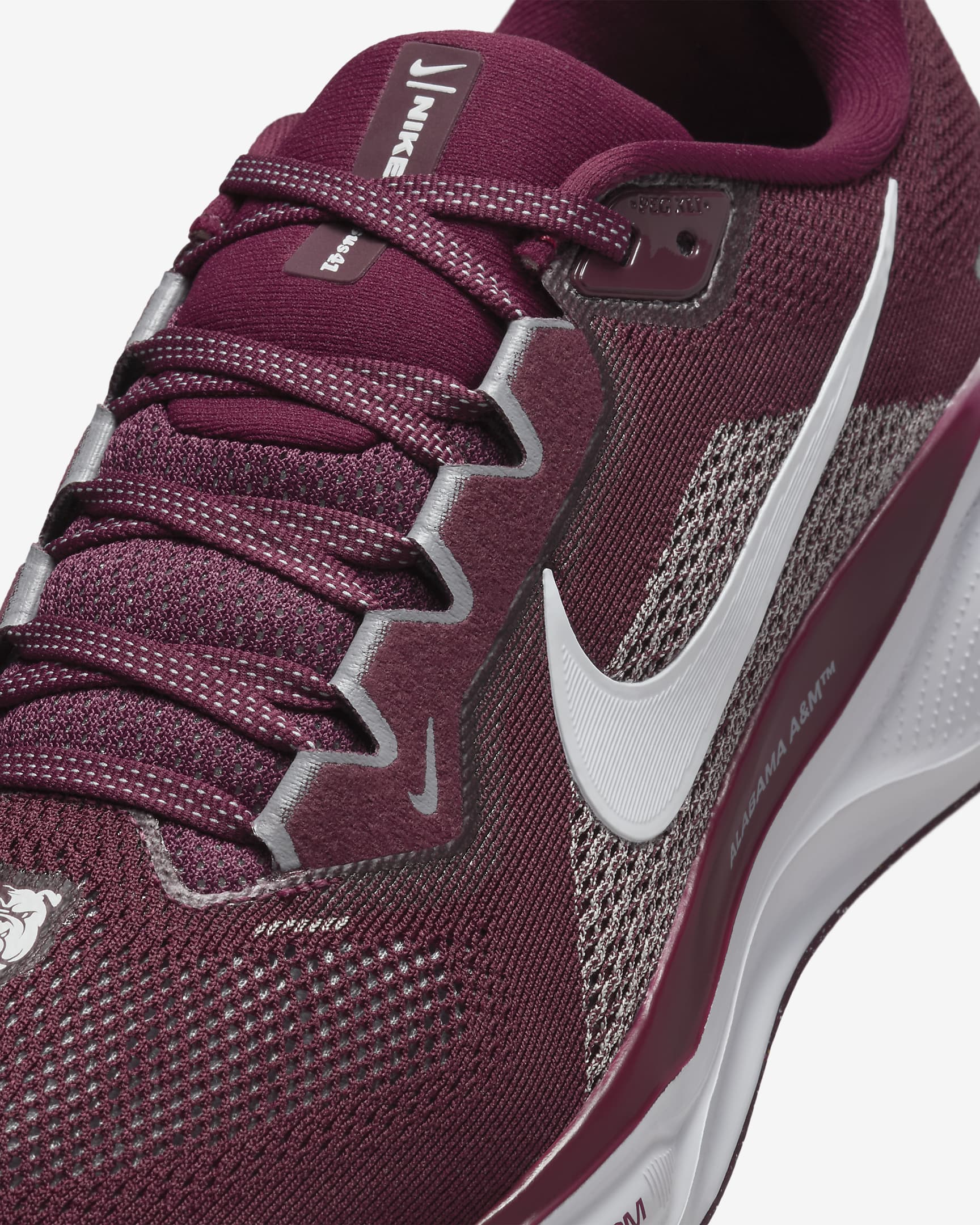 Tenis de correr en pavimento universitarios Nike para hombre Alabama A&M Pegasus 41 - Castaña intenso/Blanco/Gris lobo/Blanco