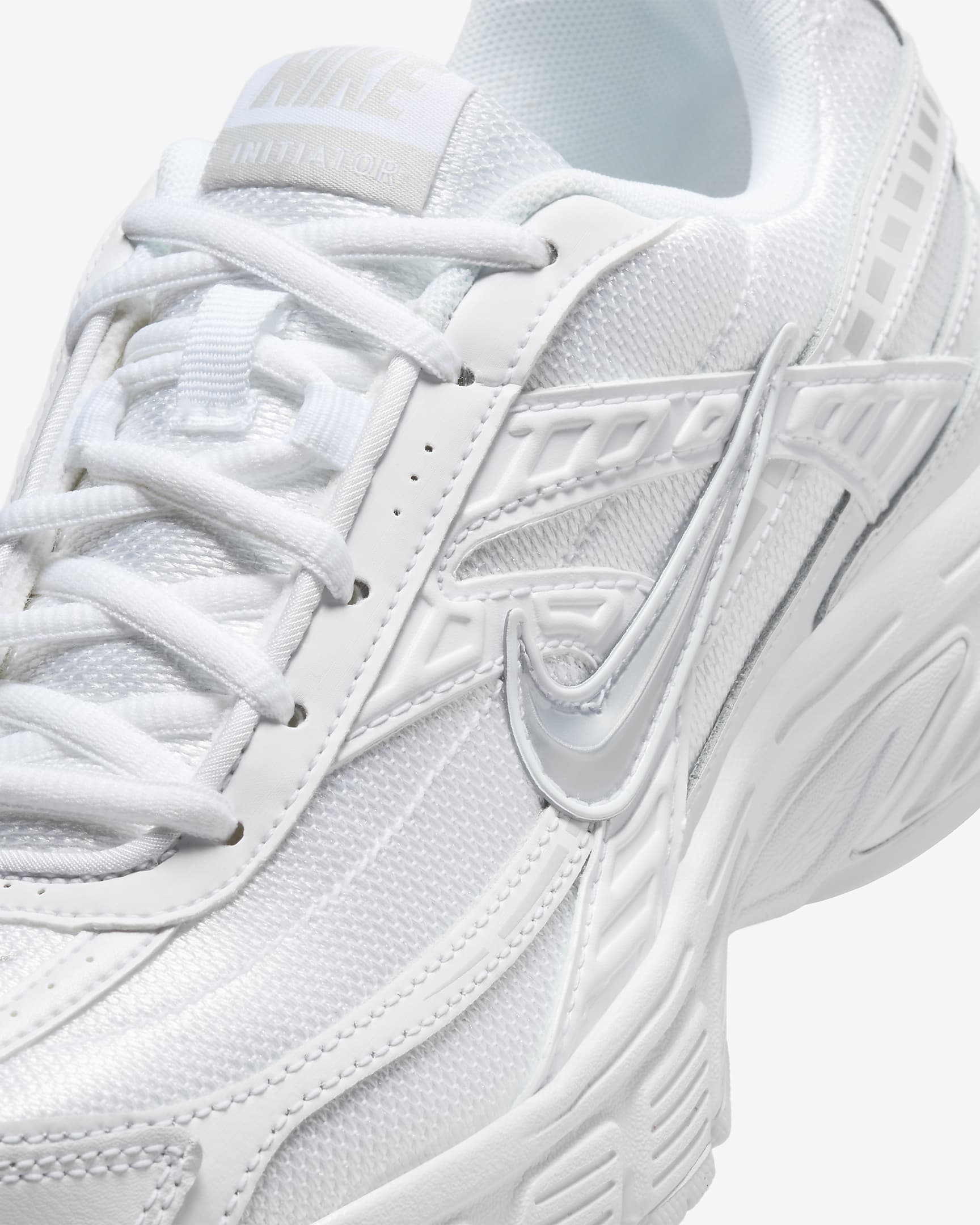 Calzado para mujer Nike Initiator - Blanco/Polvo fotón/Plata metalizado