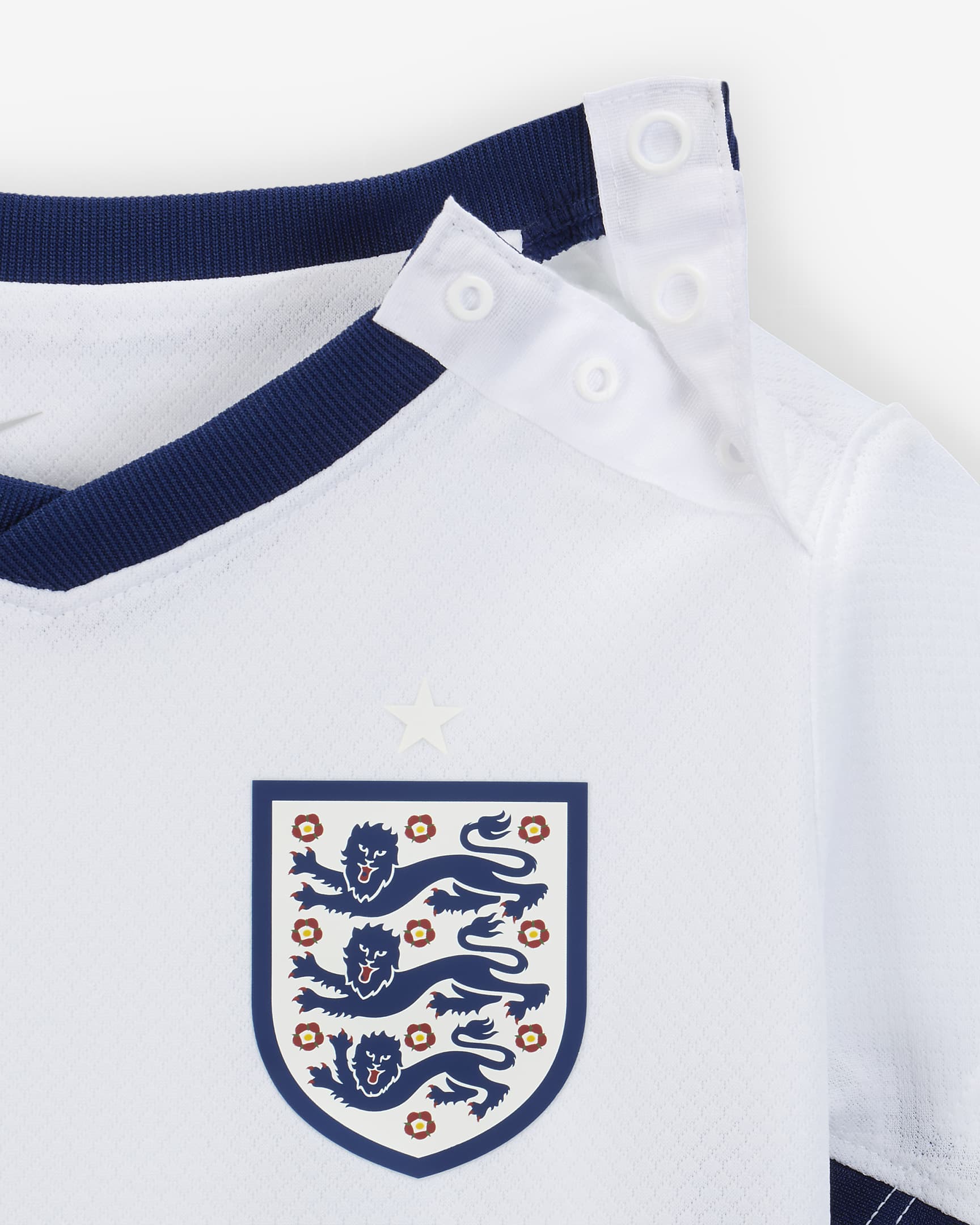 England 2024/25 Stadium (hjemmedrakt) Nike Football Replica draktsett i tre deler til sped-/småbarn - Hvit/Blue Void