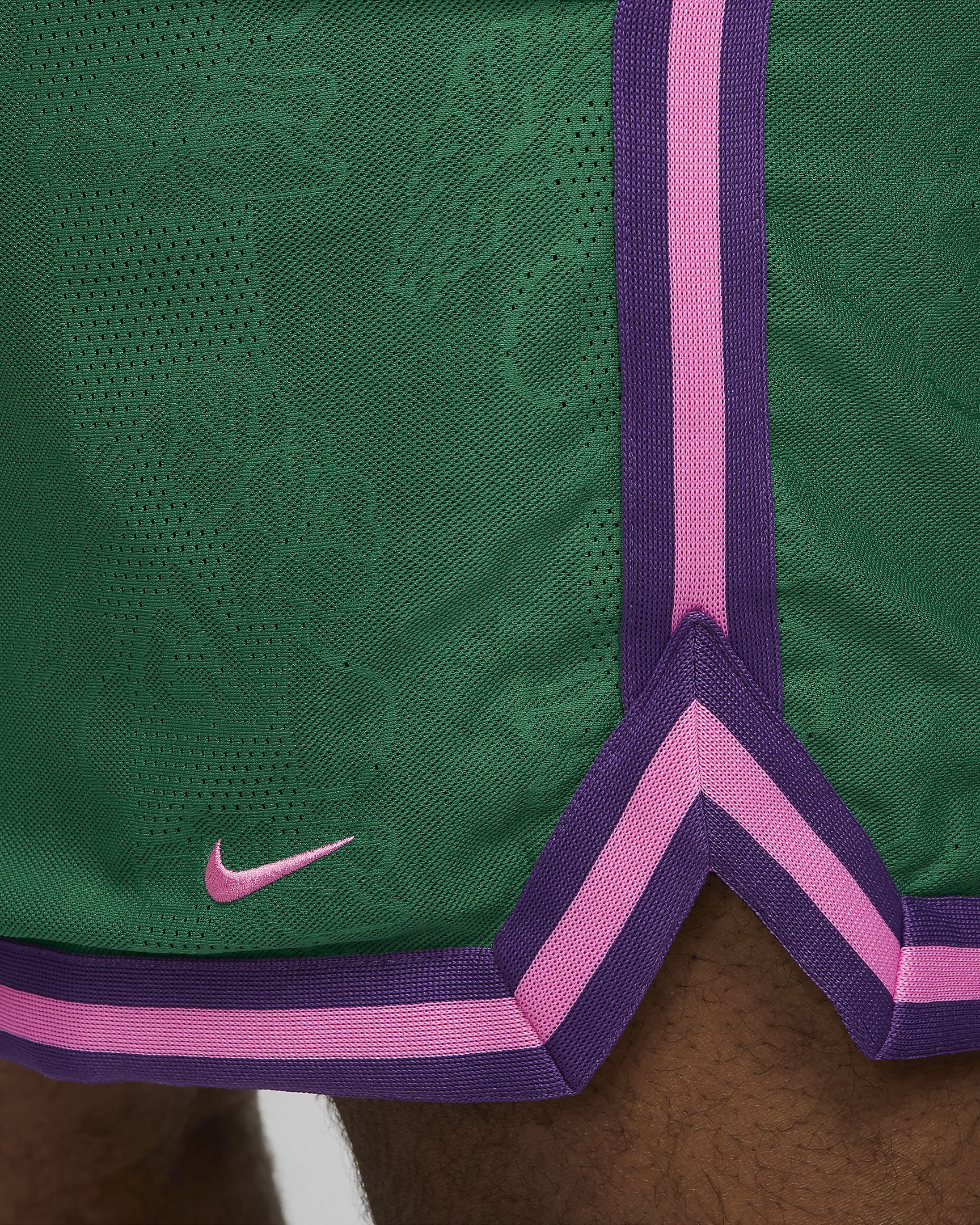 Giannis Pantalón corto de baloncesto de 15 cm Dri-FIT DNA - Hombre - Malachite/Purple Cosmos/Playful Pink