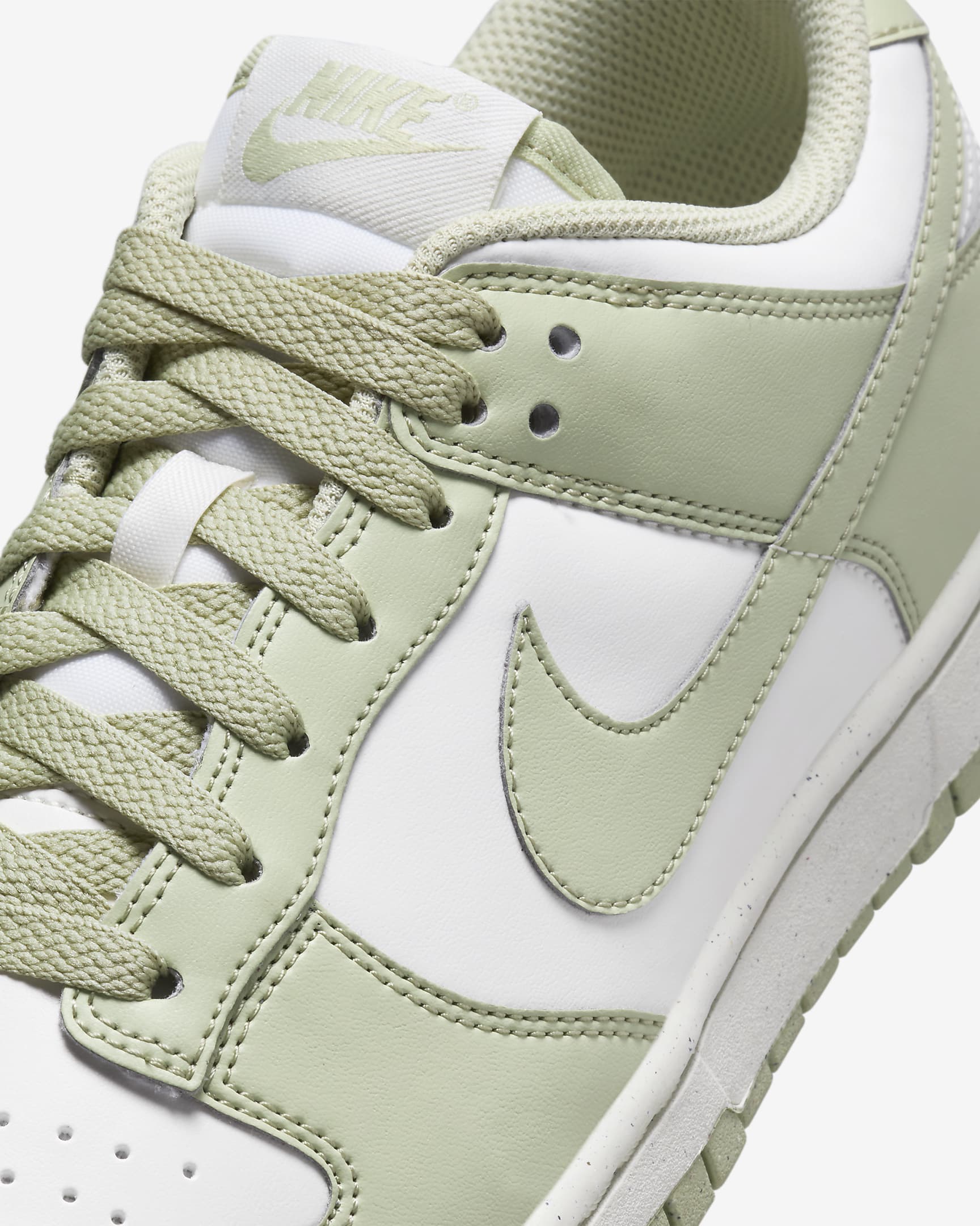 Sko Nike Dunk Low för kvinnor - Olive Aura/Coconut Milk/Vit/Sail