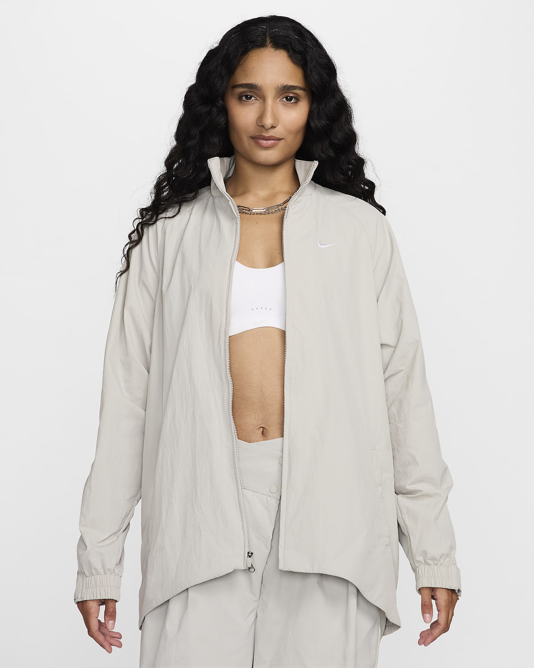 Nike Sportswear Collection wasserabweisende Oversize-Jacke mit Reißverschluss (Damen) - Light Iron Ore/Weiß