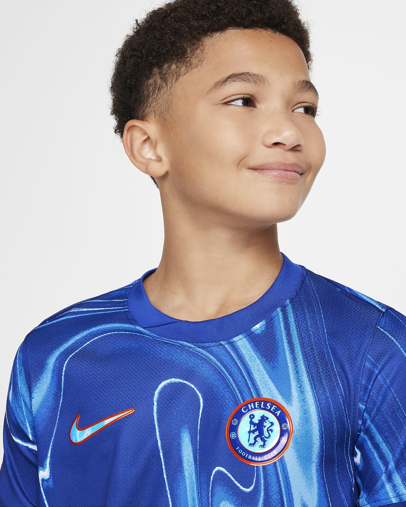 Chelsea F.C. 2024/25 Stadium Home Nike Dri-FIT Replica-fodboldtrøje til større børn - Rush Blue/Team Orange/hvid