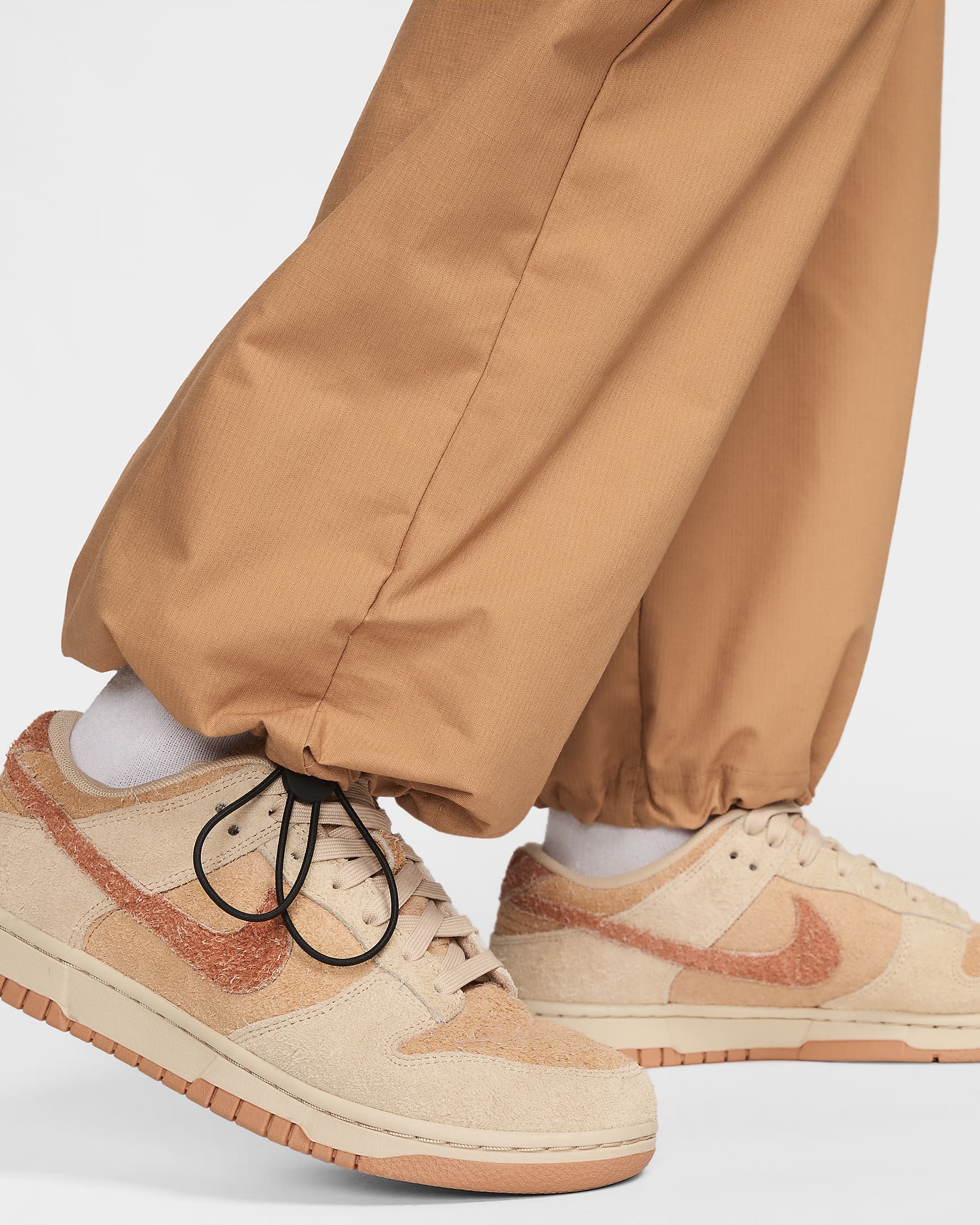 Nike Sportswear Everything Wovens Women's Mid-Rise Cargo Trousers - Flax/Black