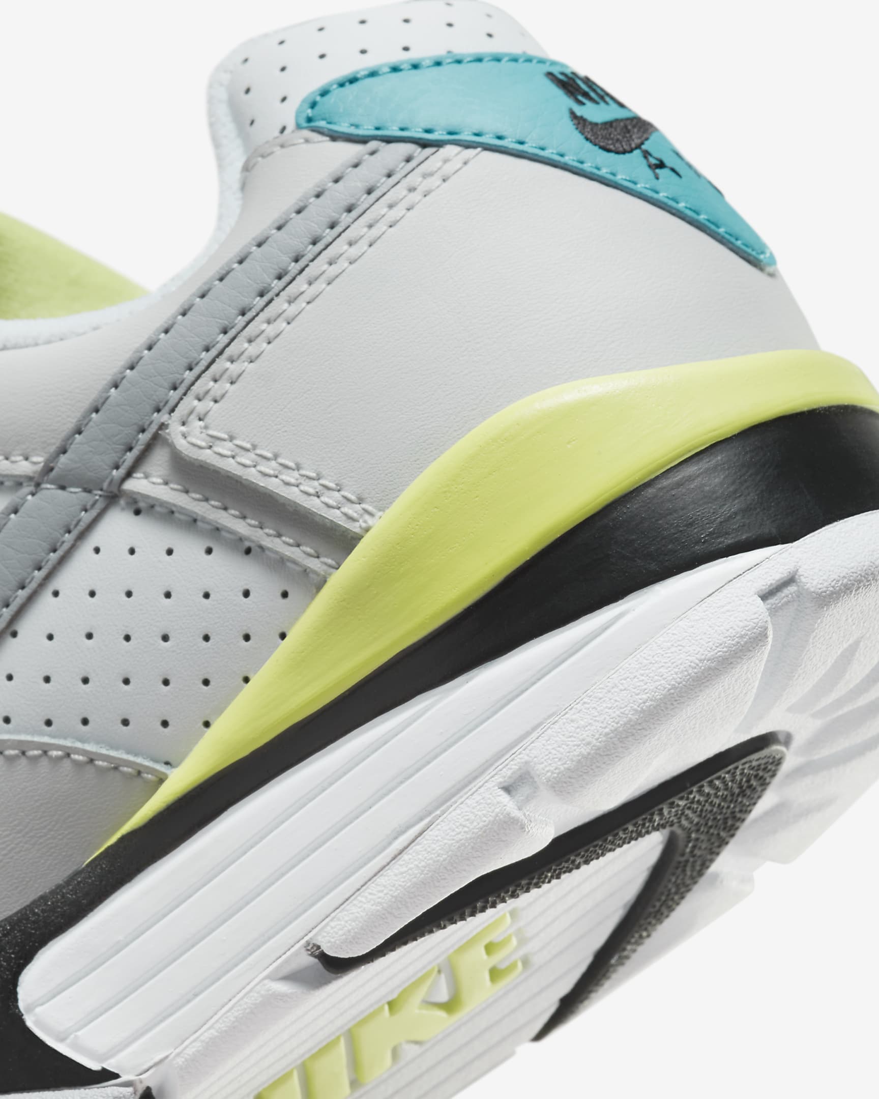 mens nike cross trainer low
