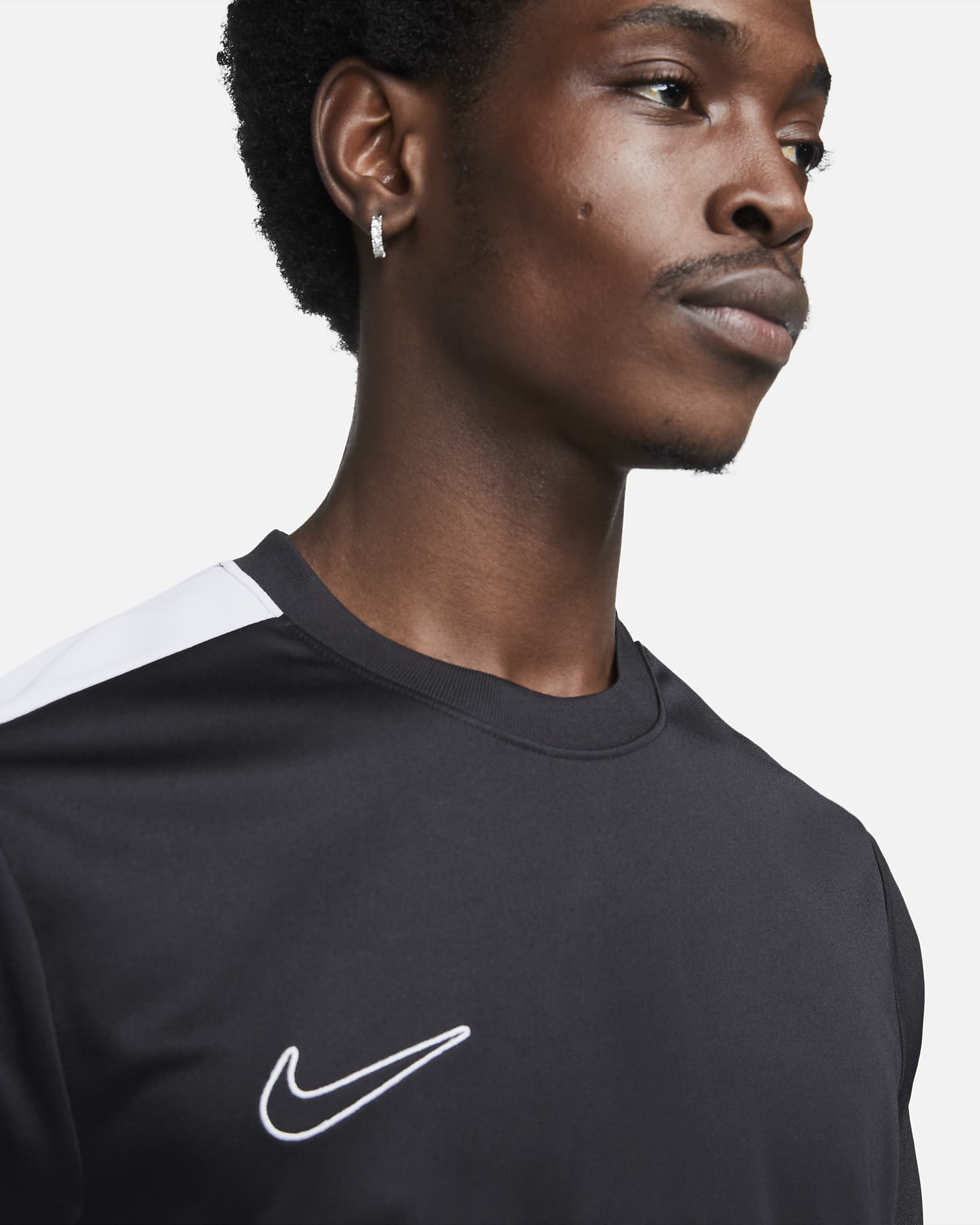 Nike Academy Men's Dri-FIT Short-Sleeve Football Top - Black/White/White