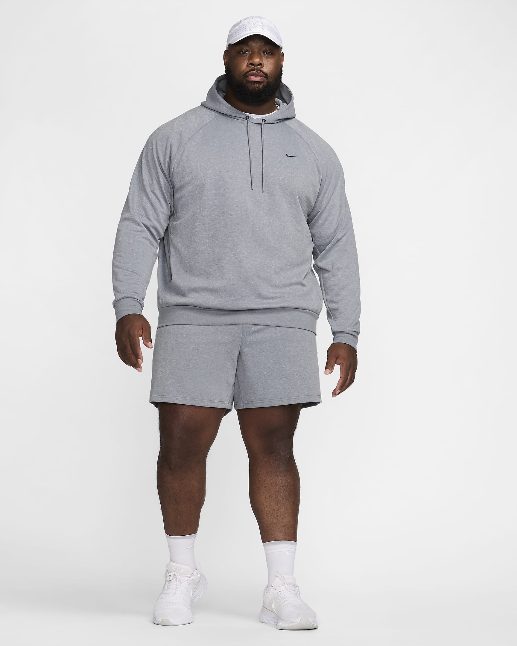 Alsidig Nike Primary Dri-FIT UV-pullover-hættetrøje til mænd - Cool Grey/Heather/Cool Grey