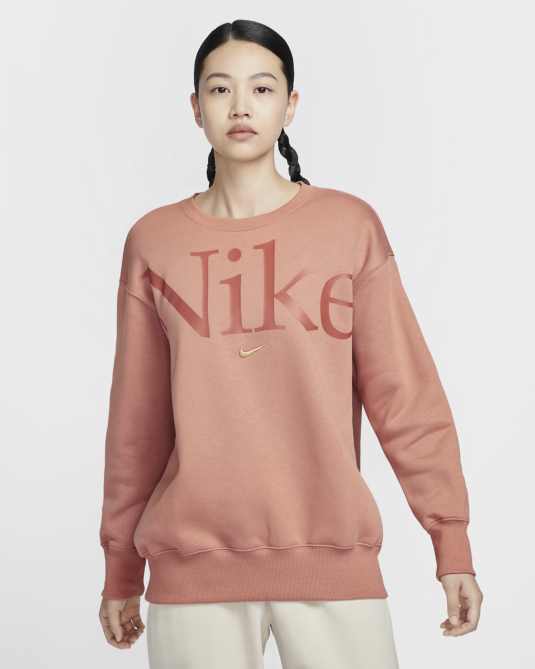 เสื้อวอร์มมีโลโก้คอกลมขนาดโอเวอร์ไซส์ผู้หญิง Nike Sportswear Phoenix Fleece - Terra Blush/Burnt Sunrise/Sesame