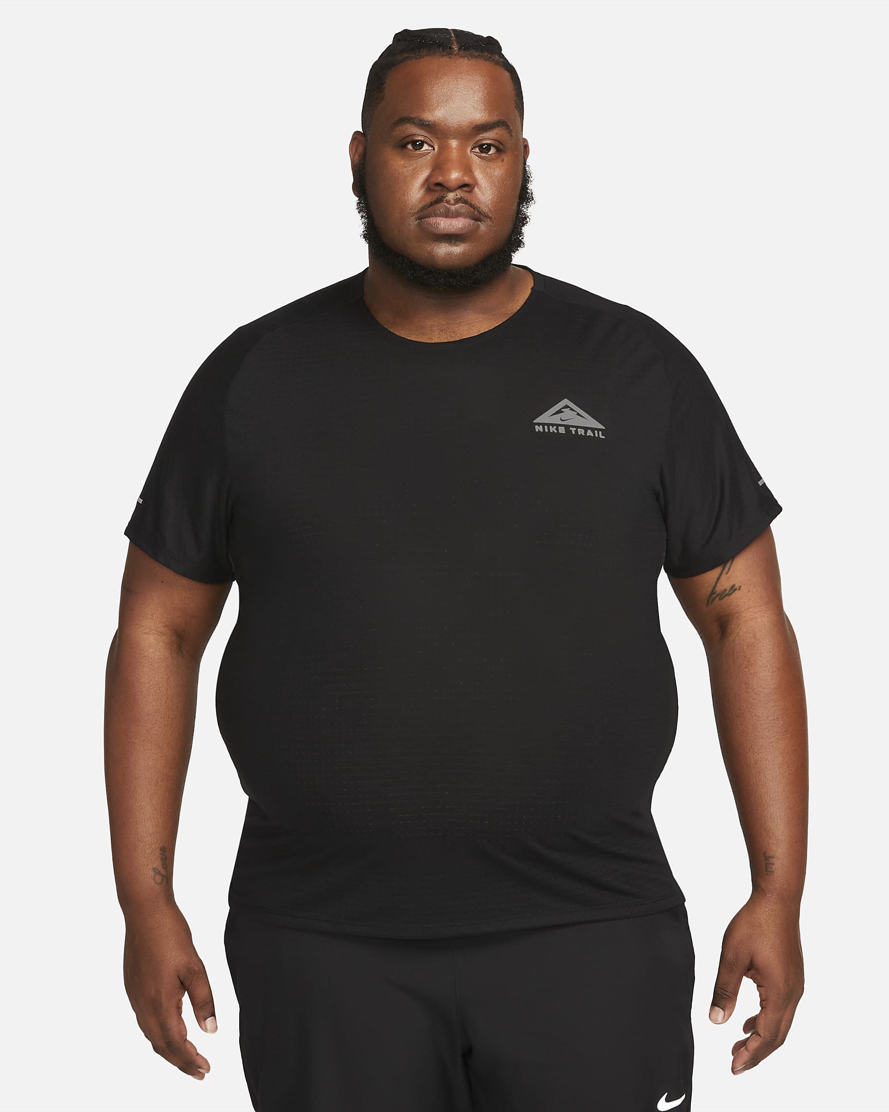 Pánské běžecké tričko Nike Trail Solar Chase Dri-FIT s krátkým rukávem - Černá/Bílá