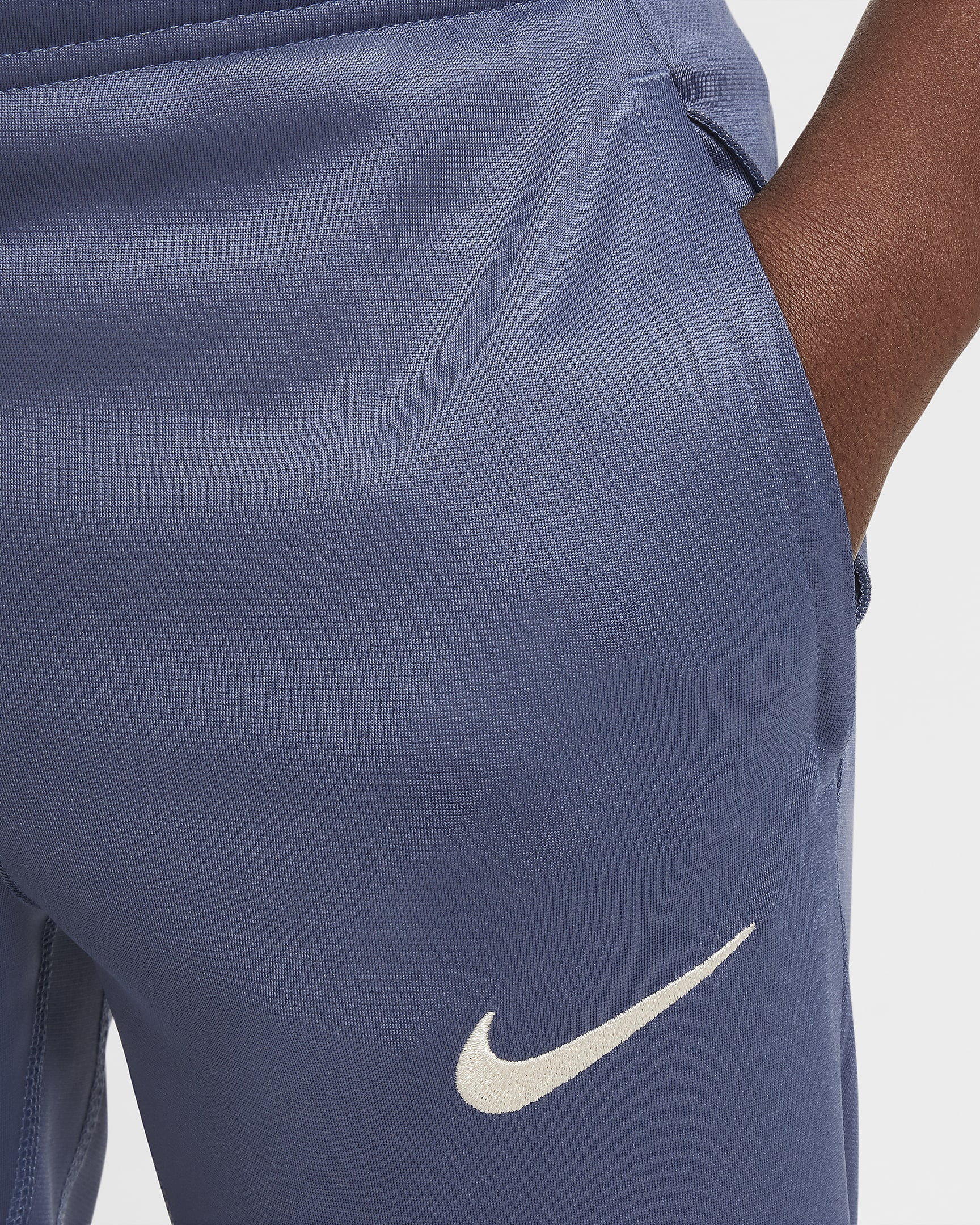 Inter Milan Strike Nike Dri-FIT Genç Çocuk Örgü Futbol Eşofmanı - Diffused Blue/Lyon Blue/Sanddrift