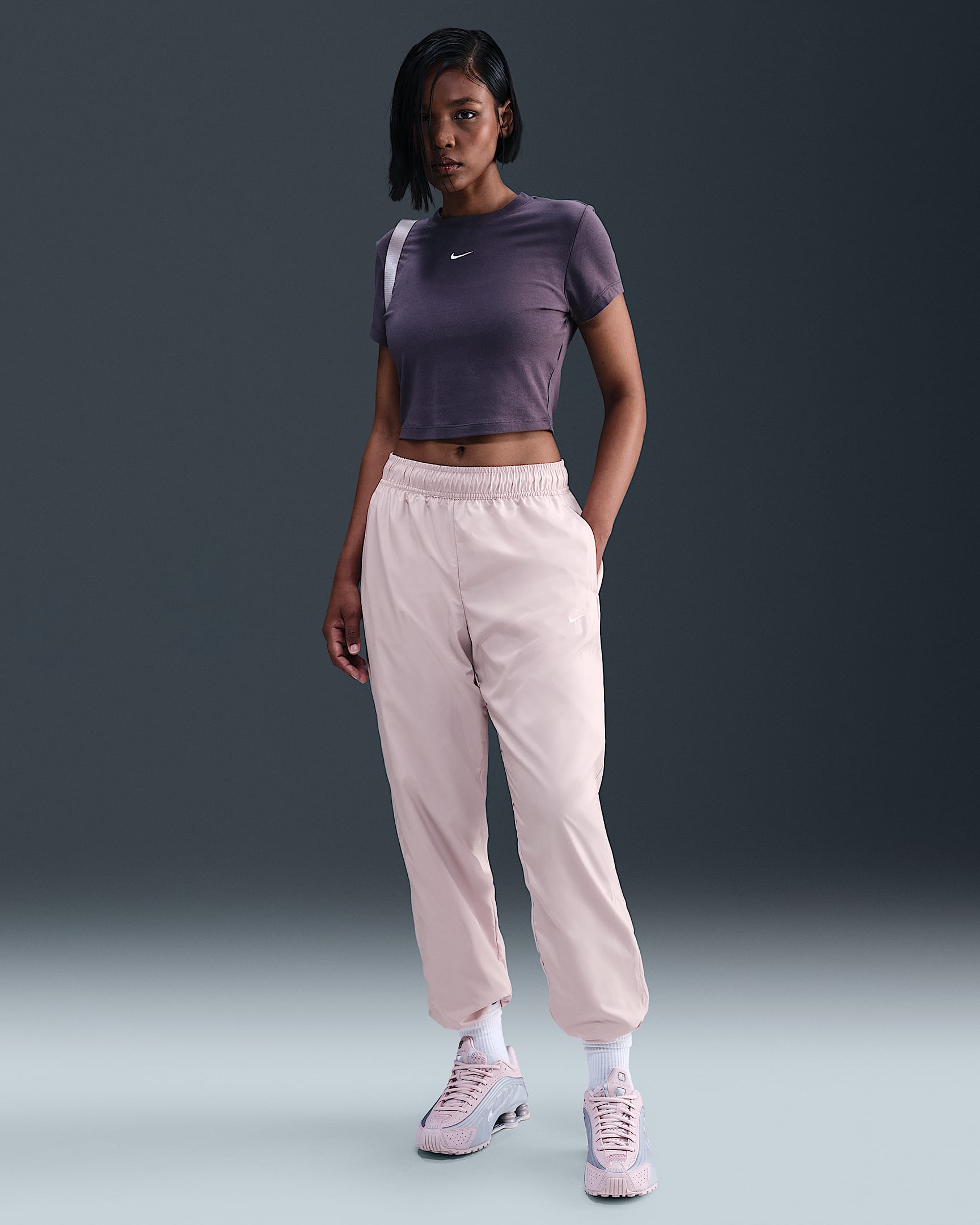 Nike Sportswear Classic Wovens Women's UV Protection Mid-Rise Loose Joggers - Silt Red/Sail
