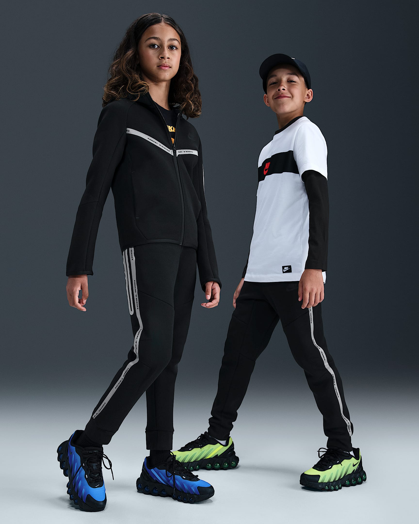 Nike Sportswear Tech Fleece Older Kids' (Boys') Joggers - Black/Black/Black