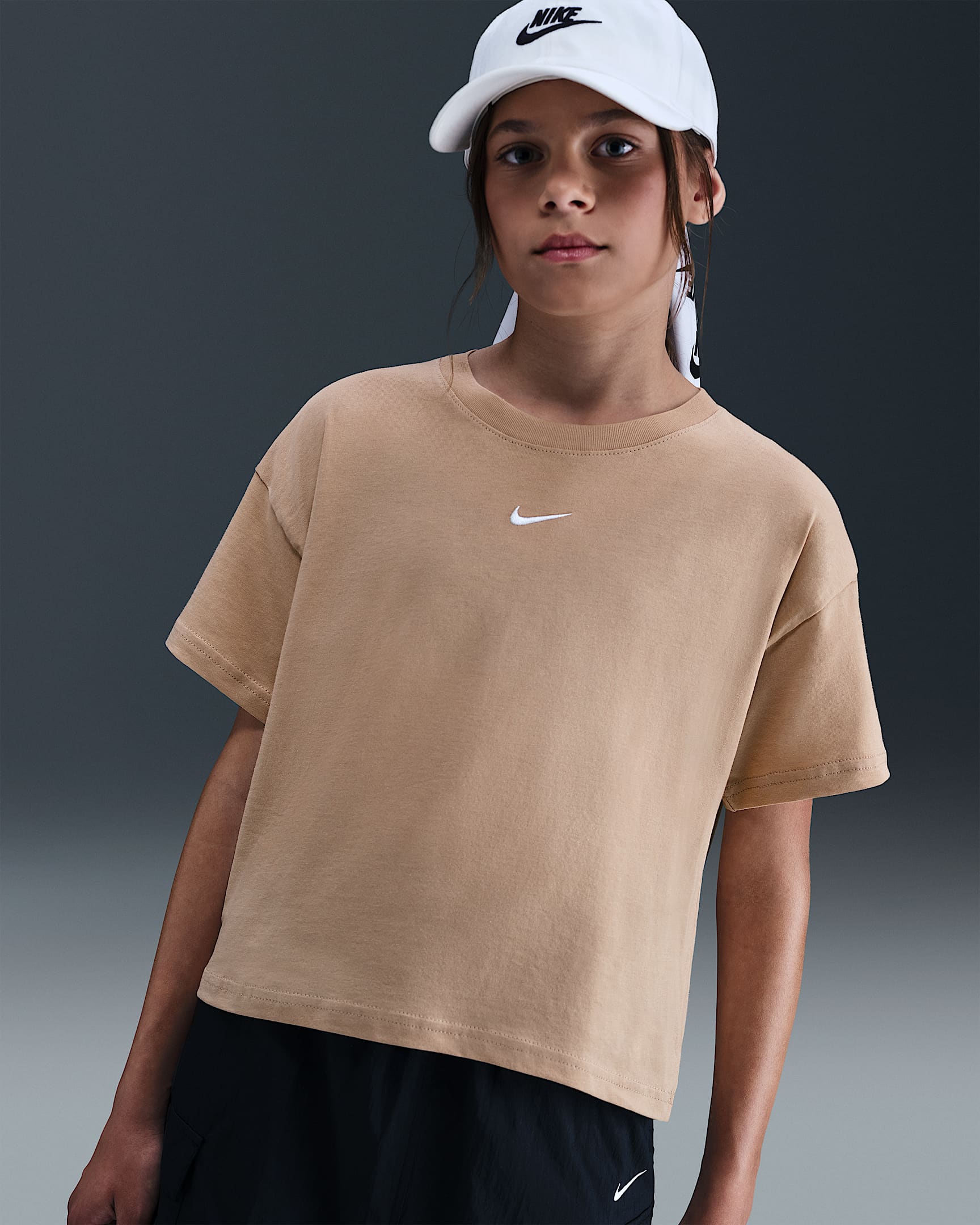 Nike Sportswear Essential Big Kids' (Girls') T-Shirt - Hemp