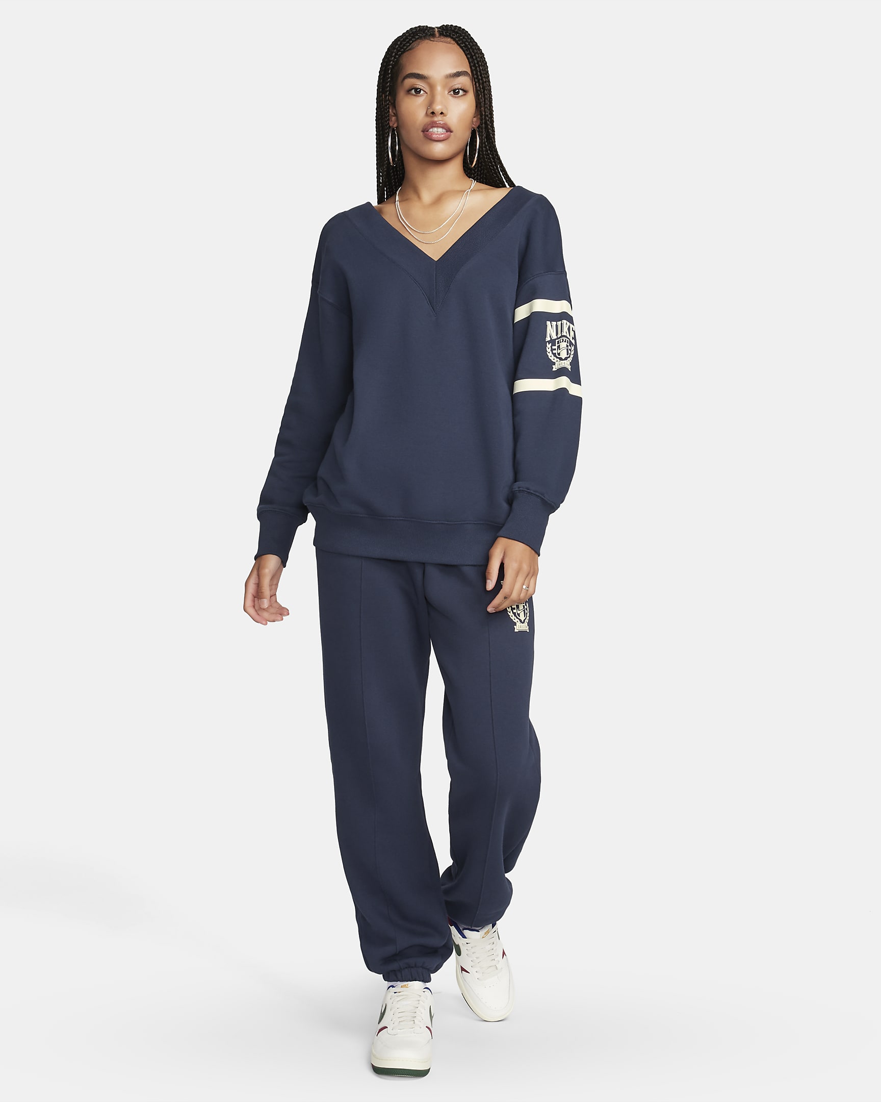 Nike Sportswear Phoenix Fleece Women's V-Neck Sweatshirt. Nike BG