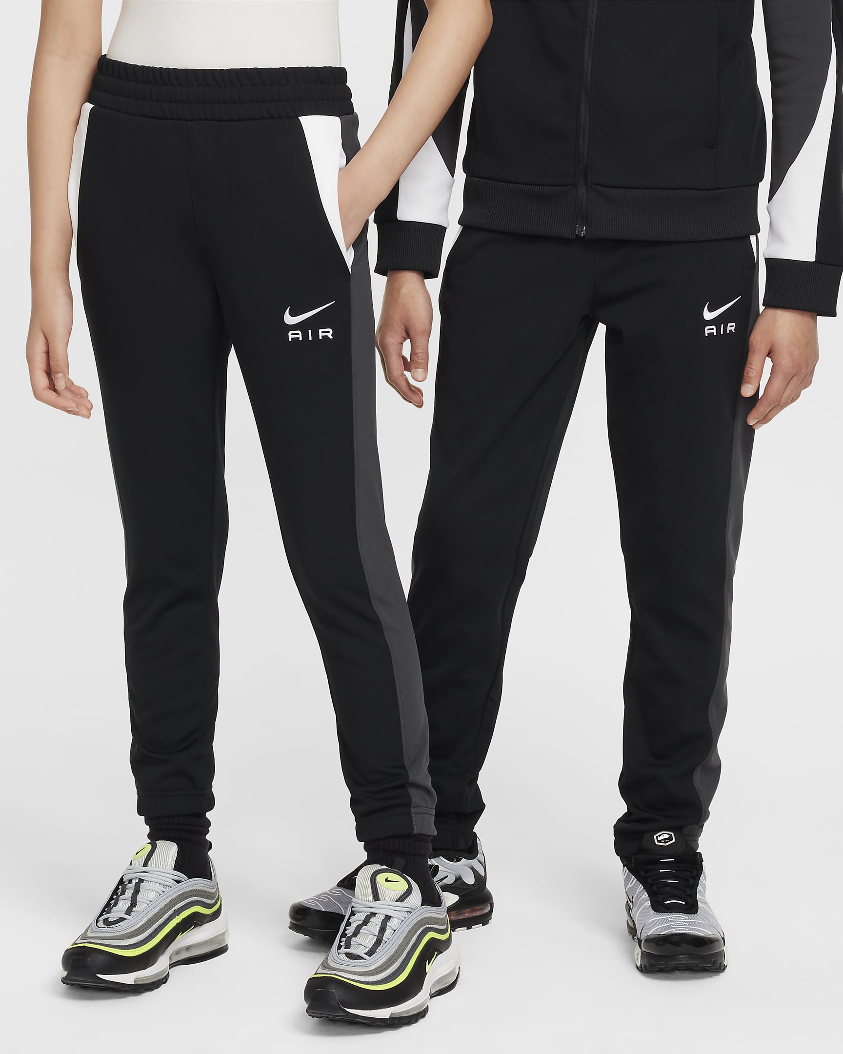 Tepláková souprava Nike Air pro větší děti - Černá/Anthracite/Bílá/Bílá