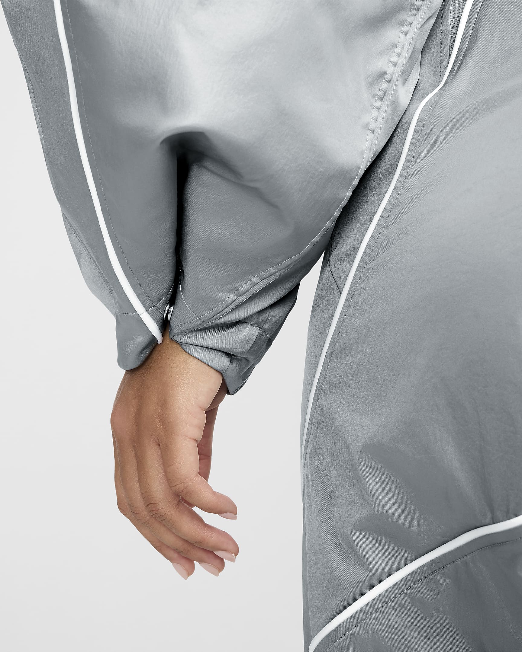 Chamarra de entrenamiento para mujer Nike x Jacquemus - Gris partícula/Blanco