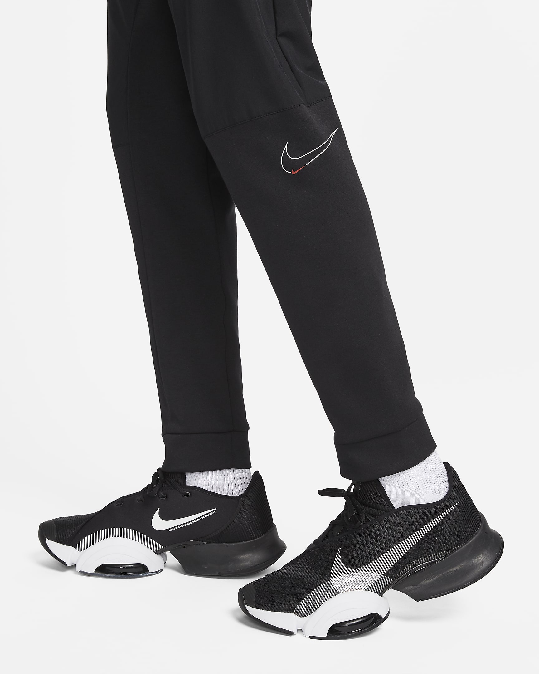Nike DriFIT Men's Tapered Training Trousers. Nike BE