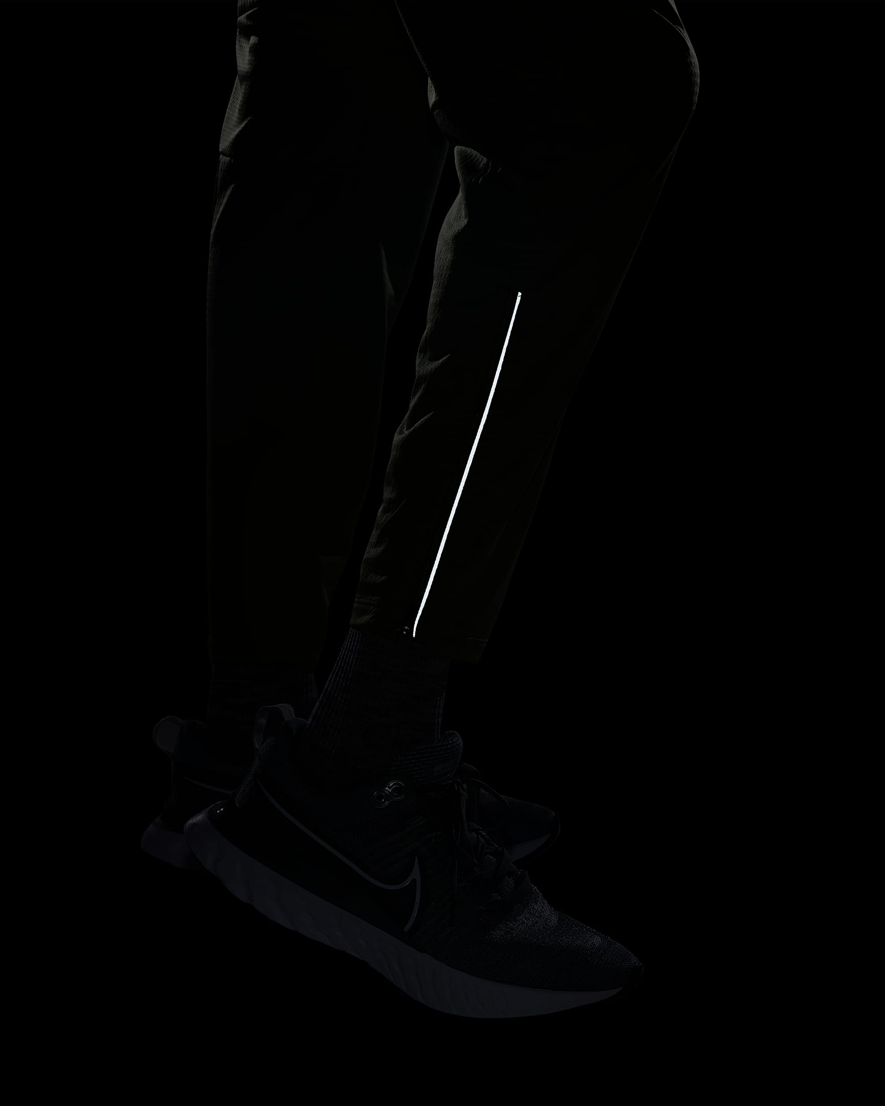 Nike Phenom Men's DriFIT Knit Running Pants.