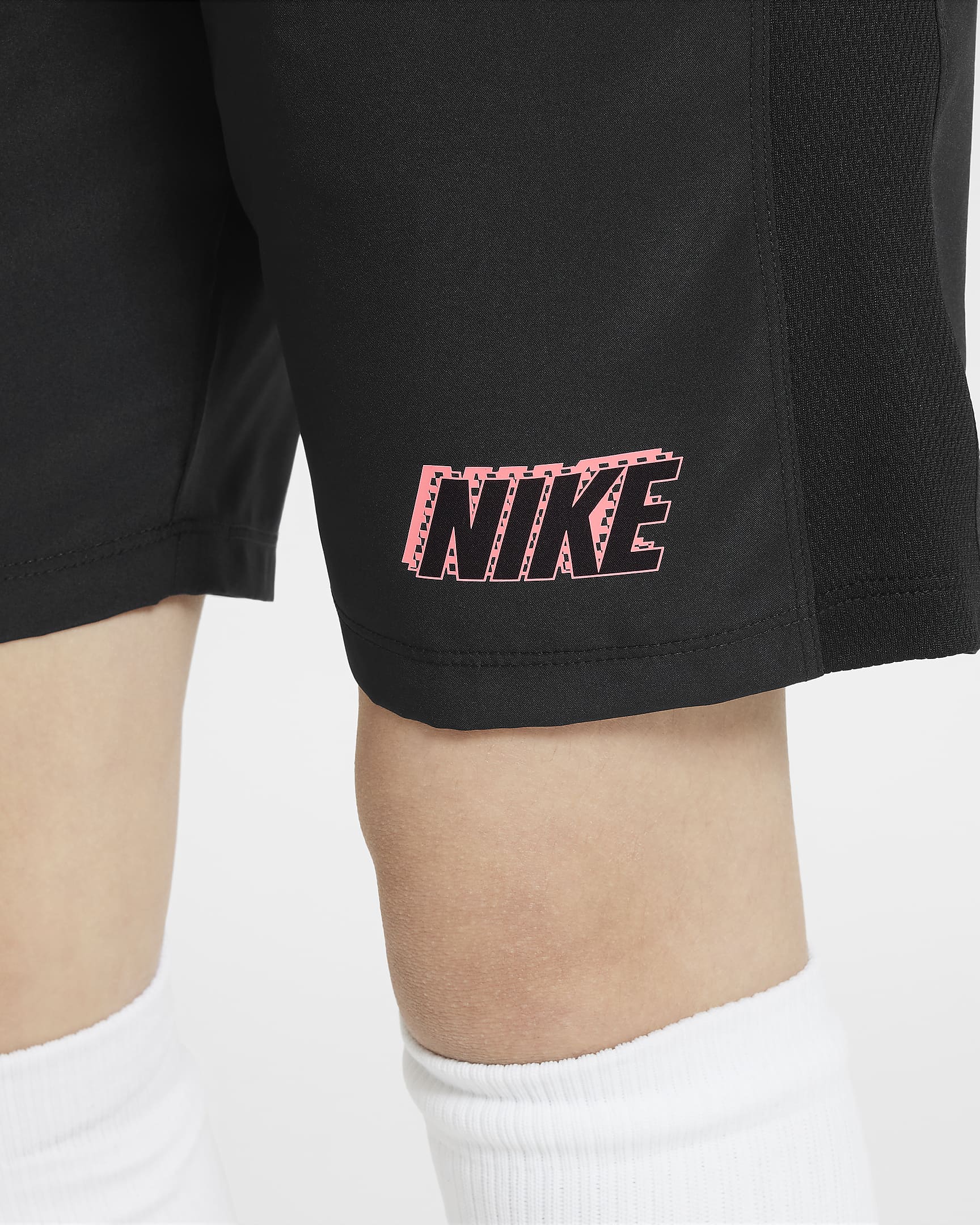 Nike Dri-FIT Academy23 Fußballshorts für ältere Kinder - Schwarz/Schwarz/Sunset Pulse