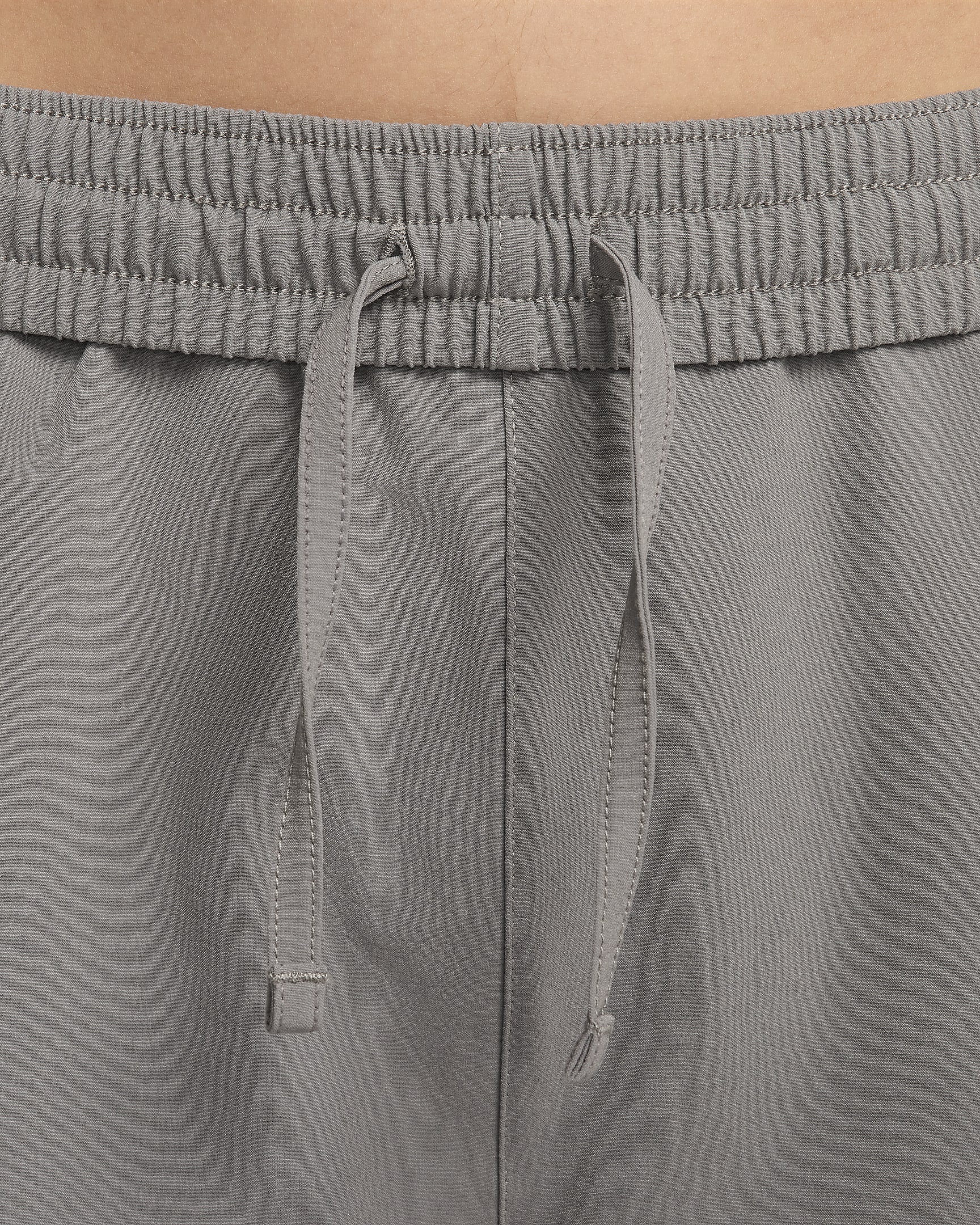 Nike Sportswear-vævede shorts til kvinder - Flat Pewter/Light Iron Ore