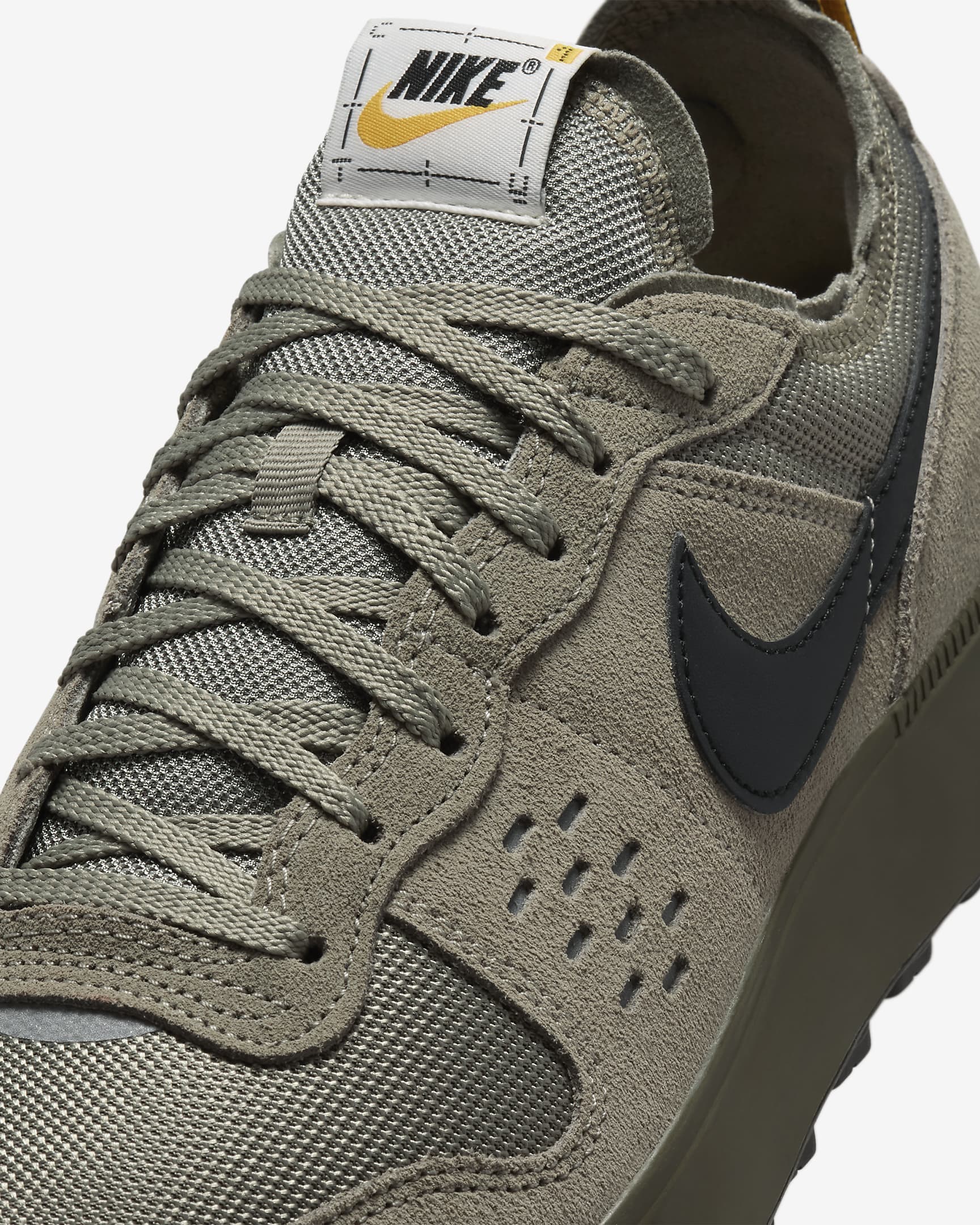 Sapatilhas Nike C1TY "Surplus" - Light Army/Caqui Cargo/Dourado University/Preto