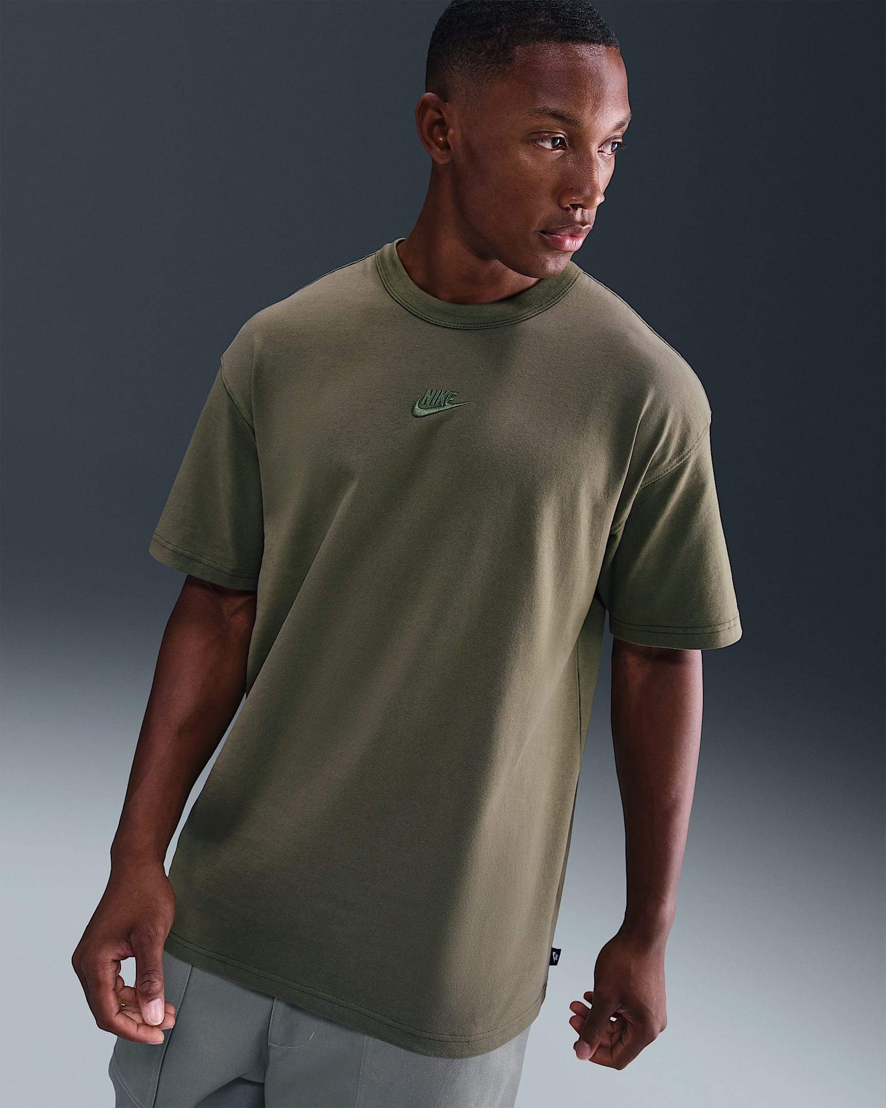 Nike Sportswear Premium Essentials Men's T-Shirt - Medium Olive