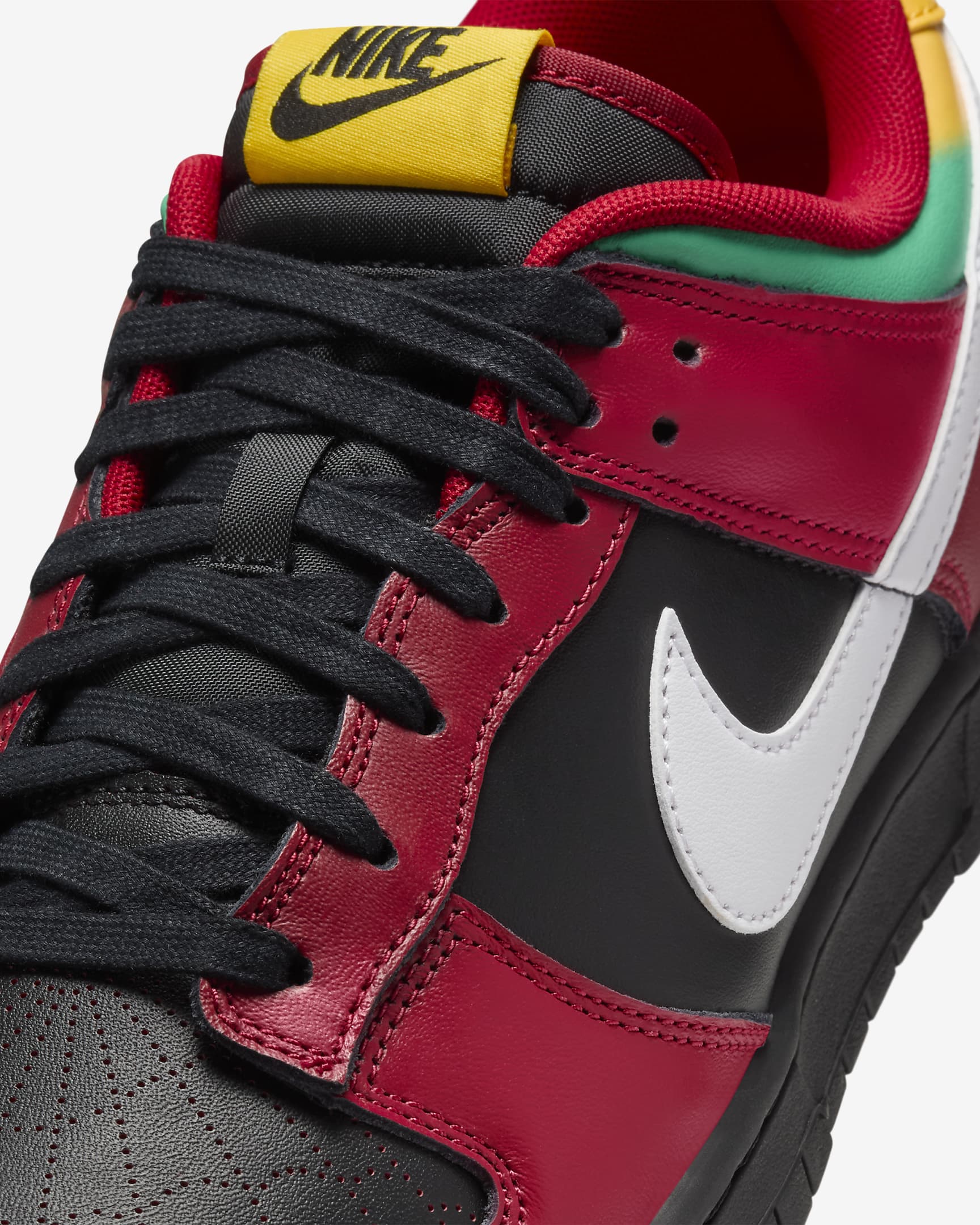 Chaussure Nike Dunk Low Retro LTD pour homme - Noir/Gym Red/University Gold/Blanc