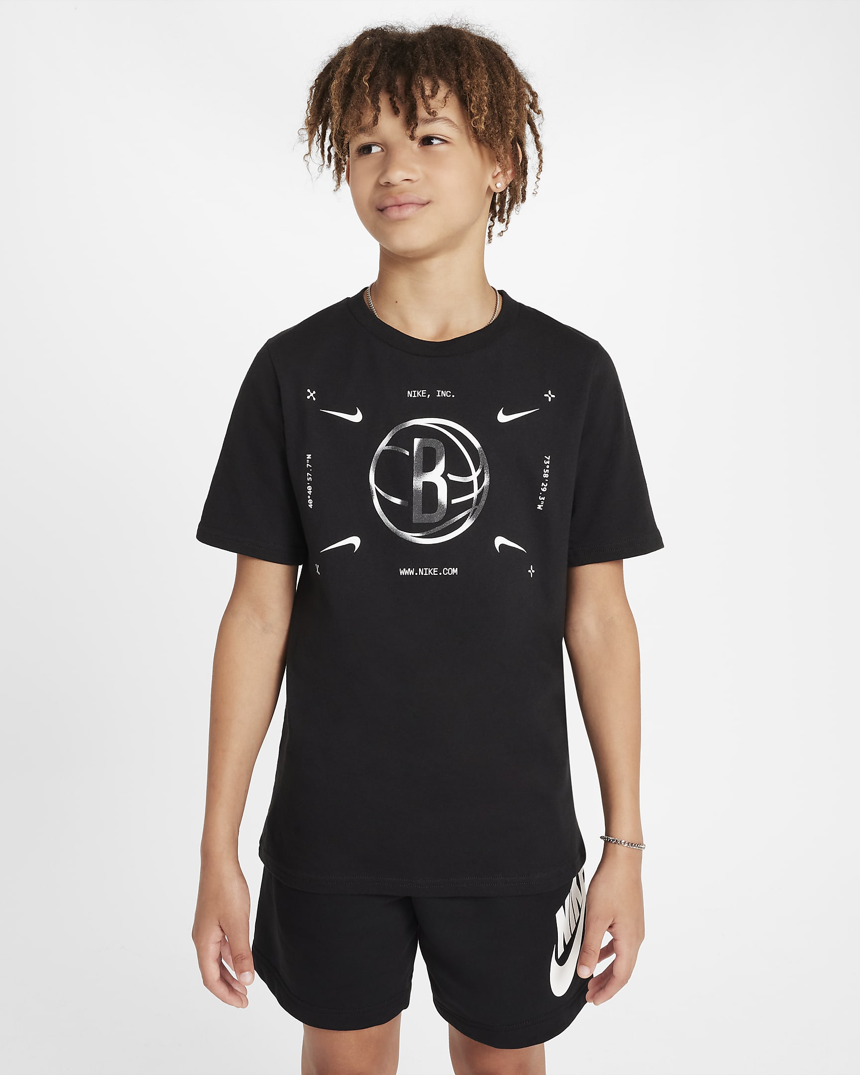 Brooklyn Nets Older Kids' (Boys') Nike NBA Logo T-Shirt - Black