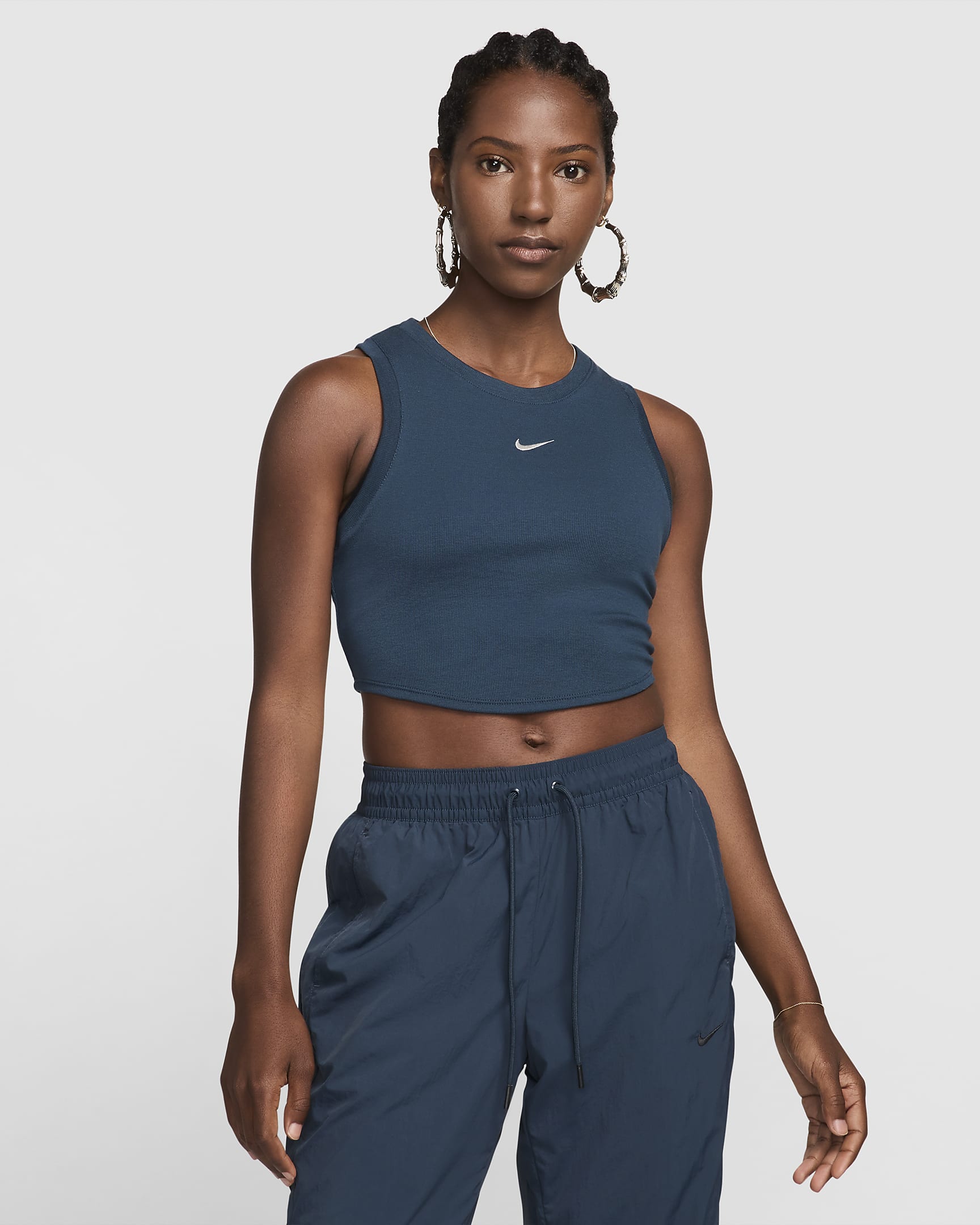 Camiseta de tirantes de tela de canalé pequeña ajustada cropped para mujer Nike Sportswear Chill Knit - Azul marino militar/Vela