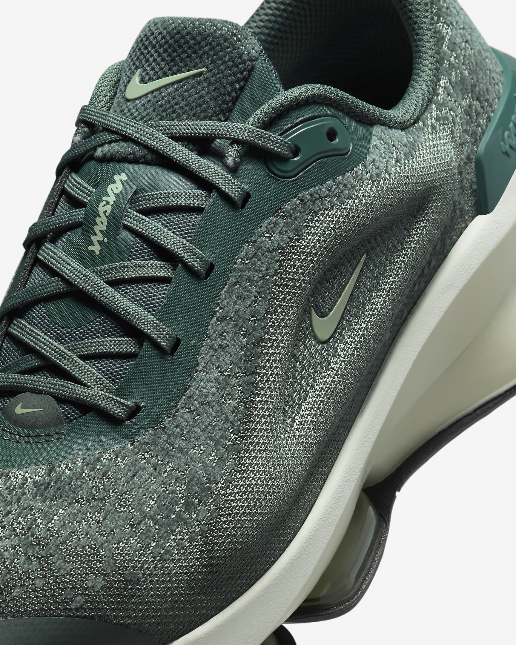 Chaussure d’entraînement Nike Versair pour femme - Vintage Green/Light Silver/Oil Green/Jade Horizon