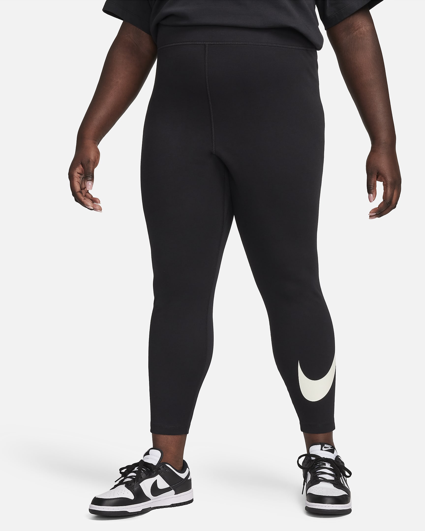 Leggings a vita alta con grafica Nike Sportswear Classics (Plus size) – Donna - Nero/Sail