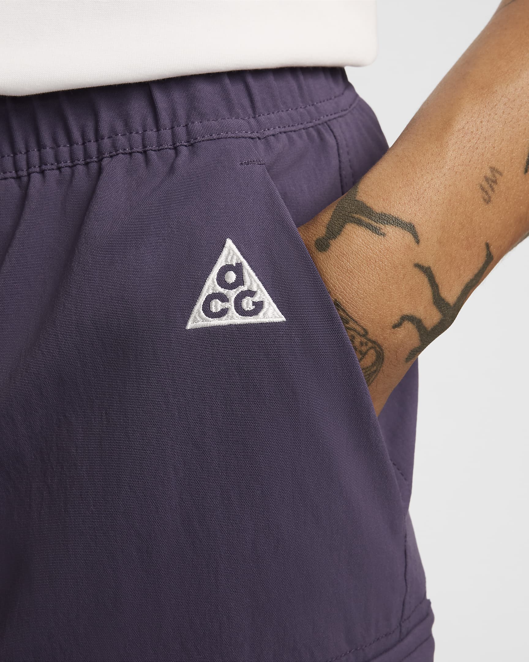 Pantaloni cargo Nike ACG "Smith Summit" - Uomo - Dark Raisin/Nero/Safety Orange/Summit White