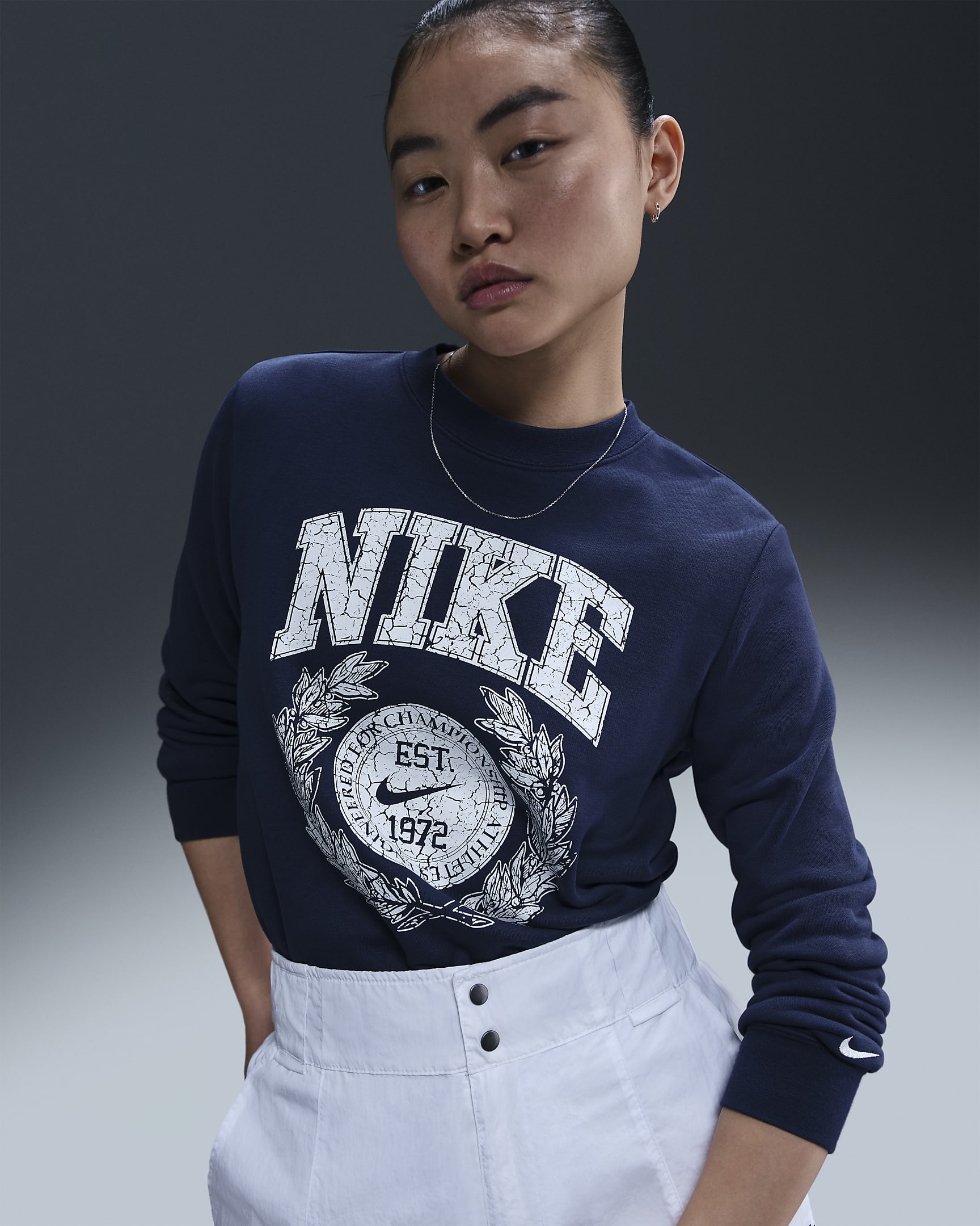 Nike Sportswear Club Fleece Women's Crew-Neck Sweatshirt - Midnight Navy/Summit White