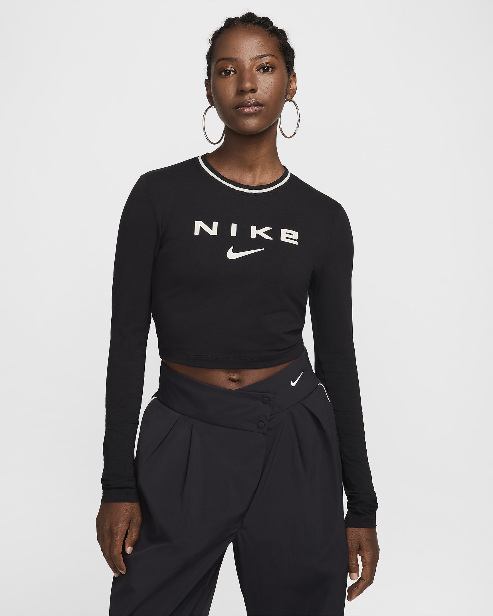 Nike Sportswear Chill Knit Women's Slim Long-Sleeve Cropped Graphic T-Shirt - Black